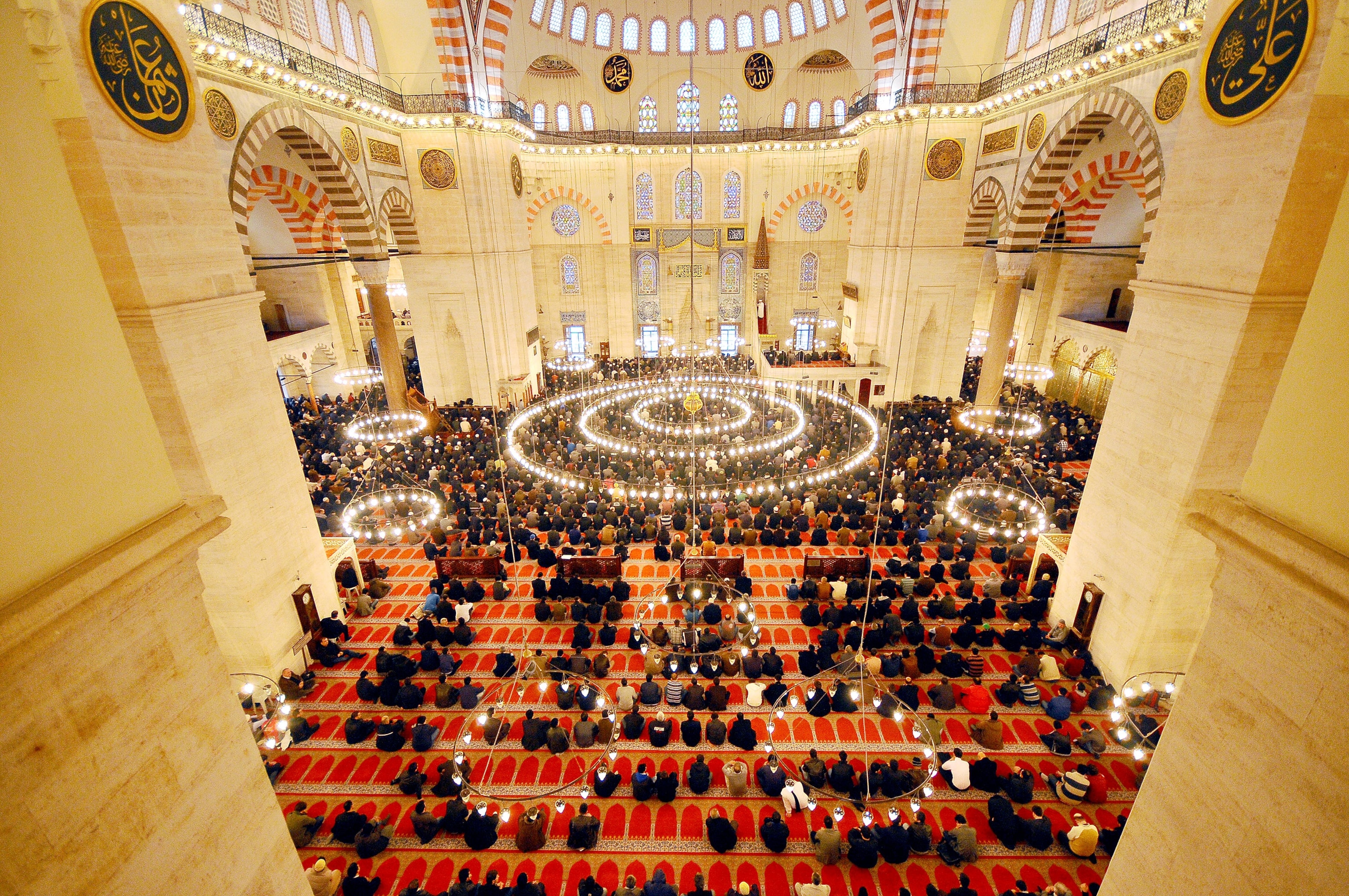 Friday prays in Süleymaniye Mosque in Istanbul,Turkey
