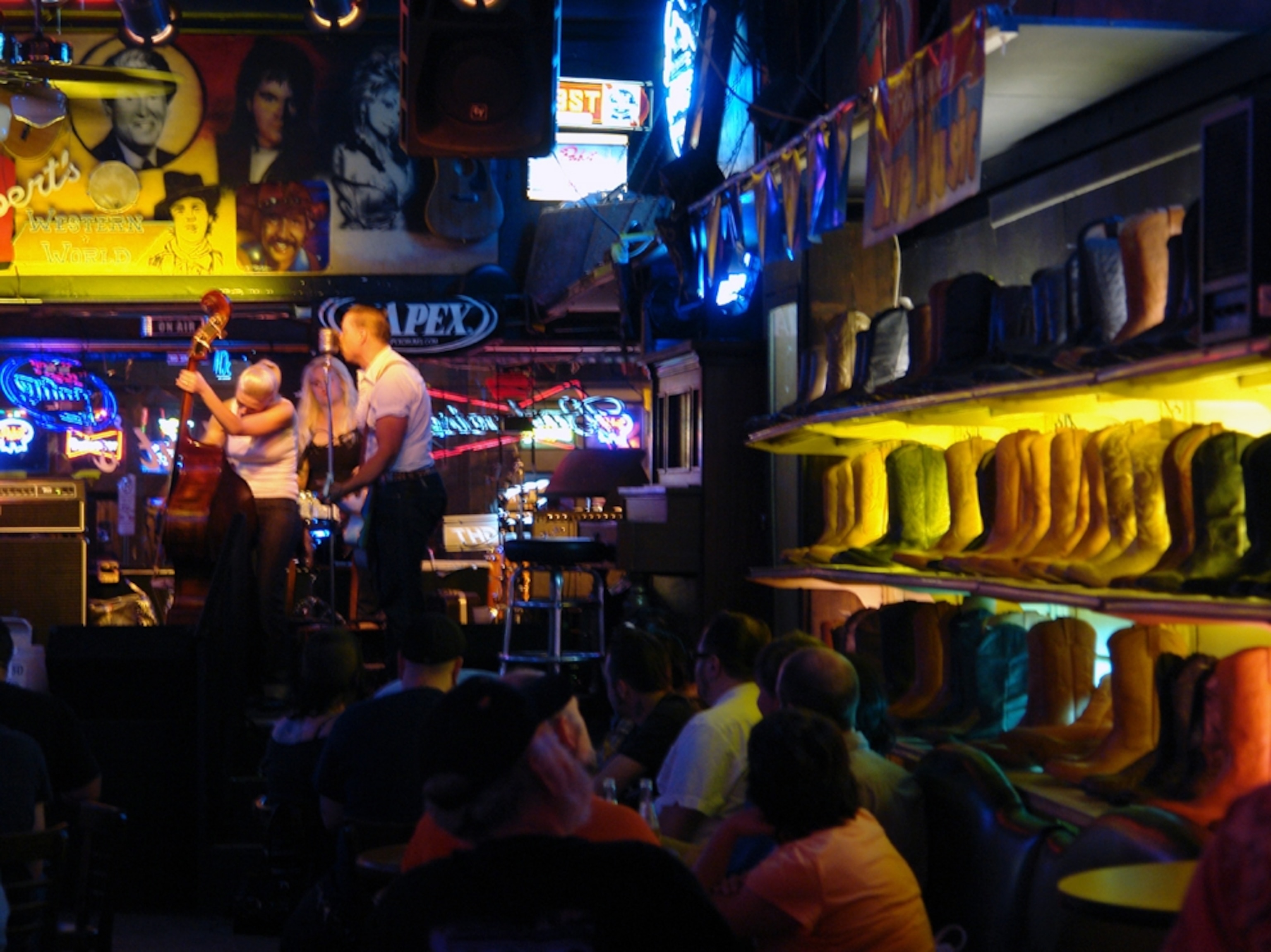Nashville"s honky-tonk scene