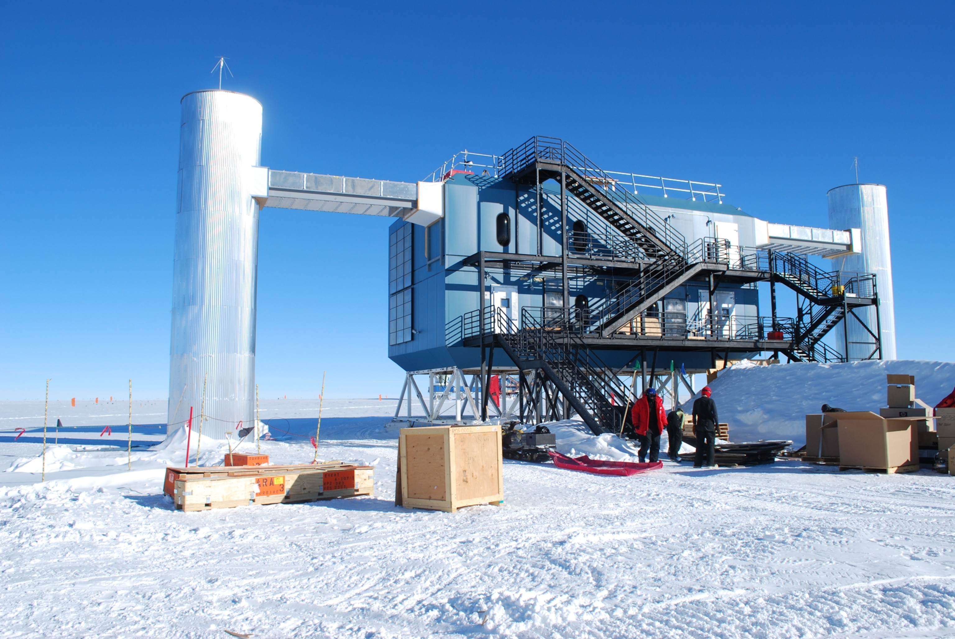 the amundsen-scott station at the south pole
