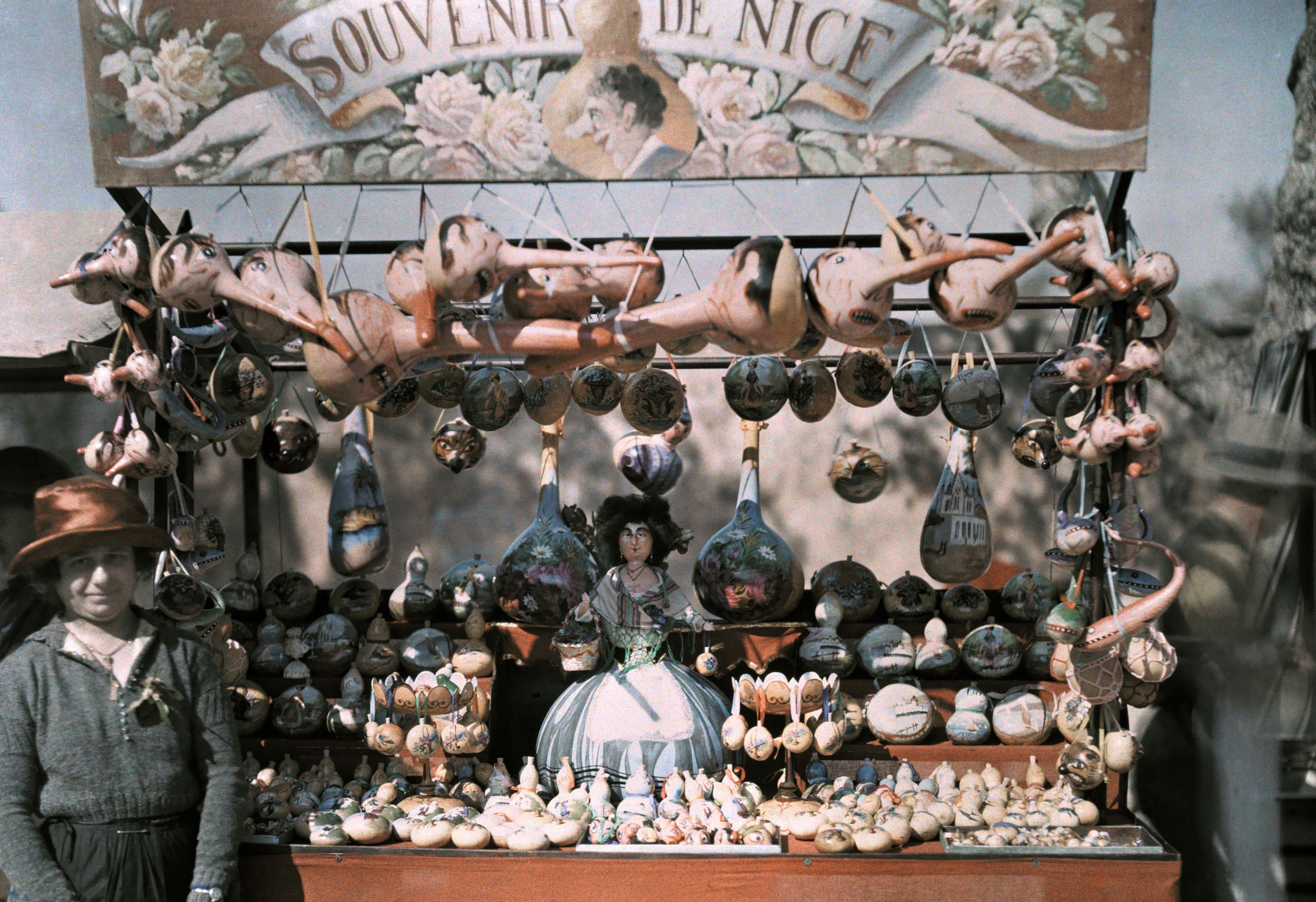 a souvenir booth at the French Riviera