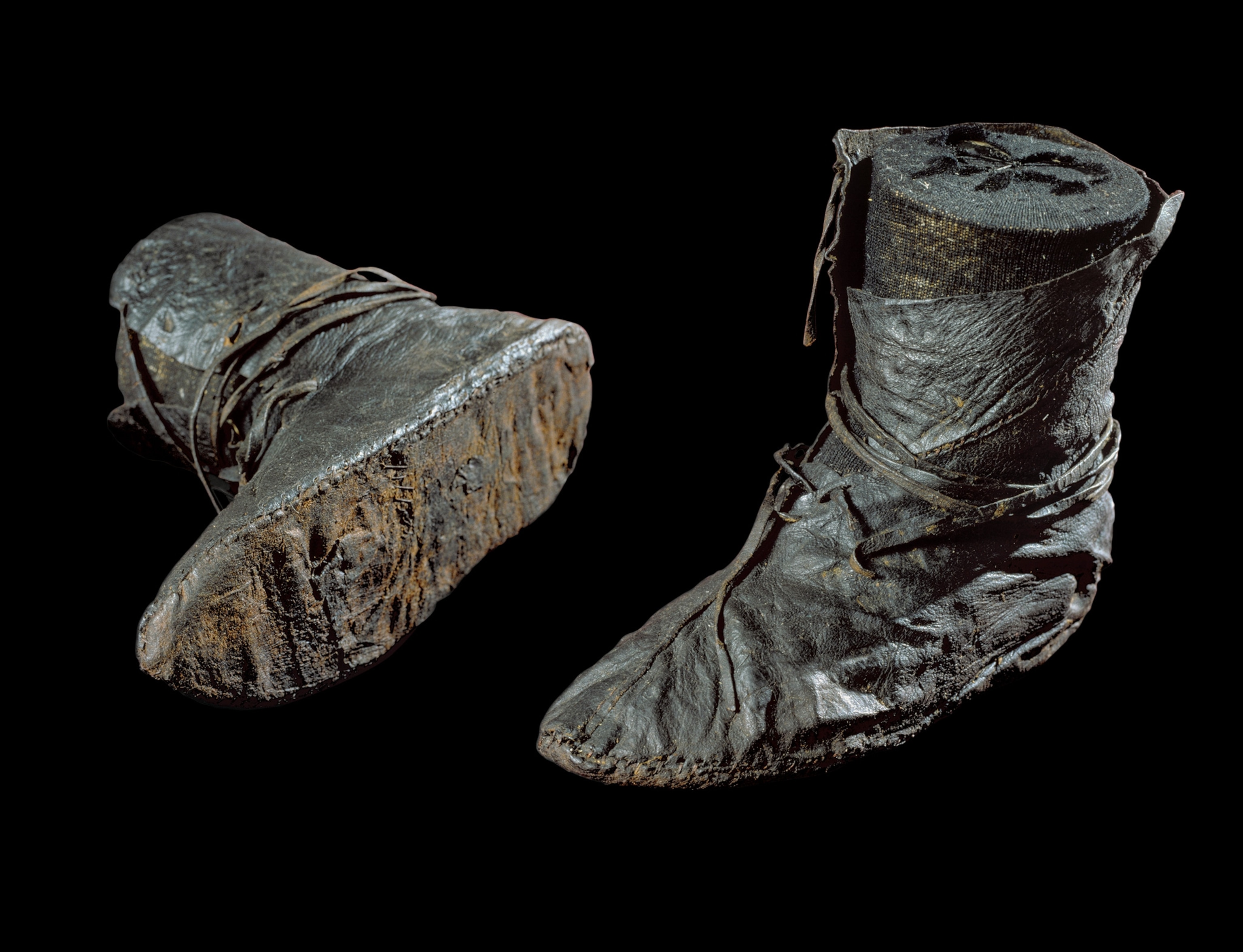 Mourners also provided the Oseberg women with stylish leather boots.