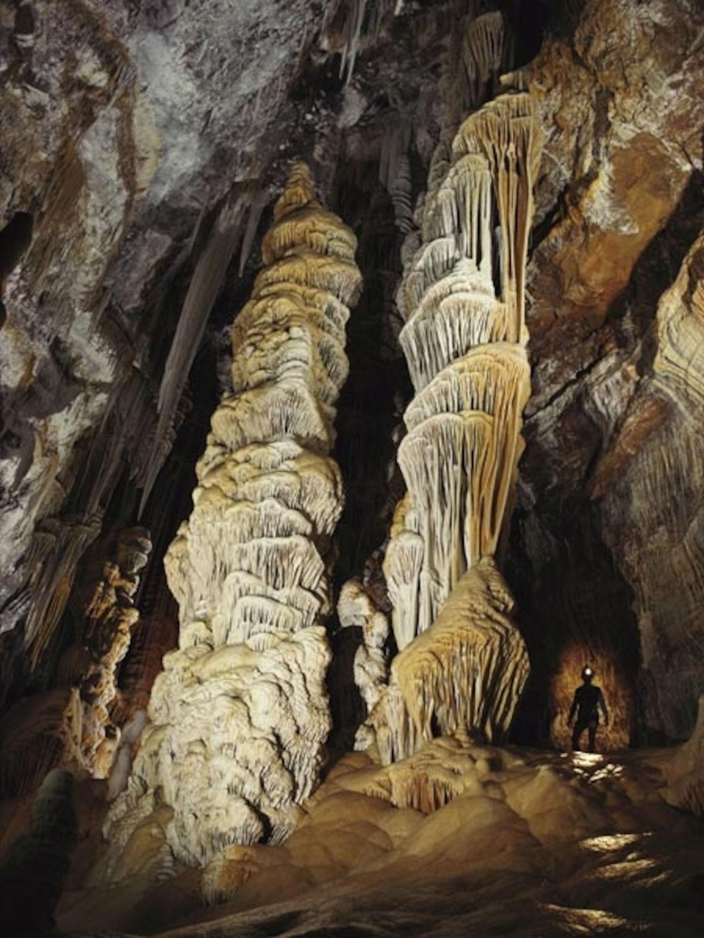 Calcite towers in Lechuguilla Cave