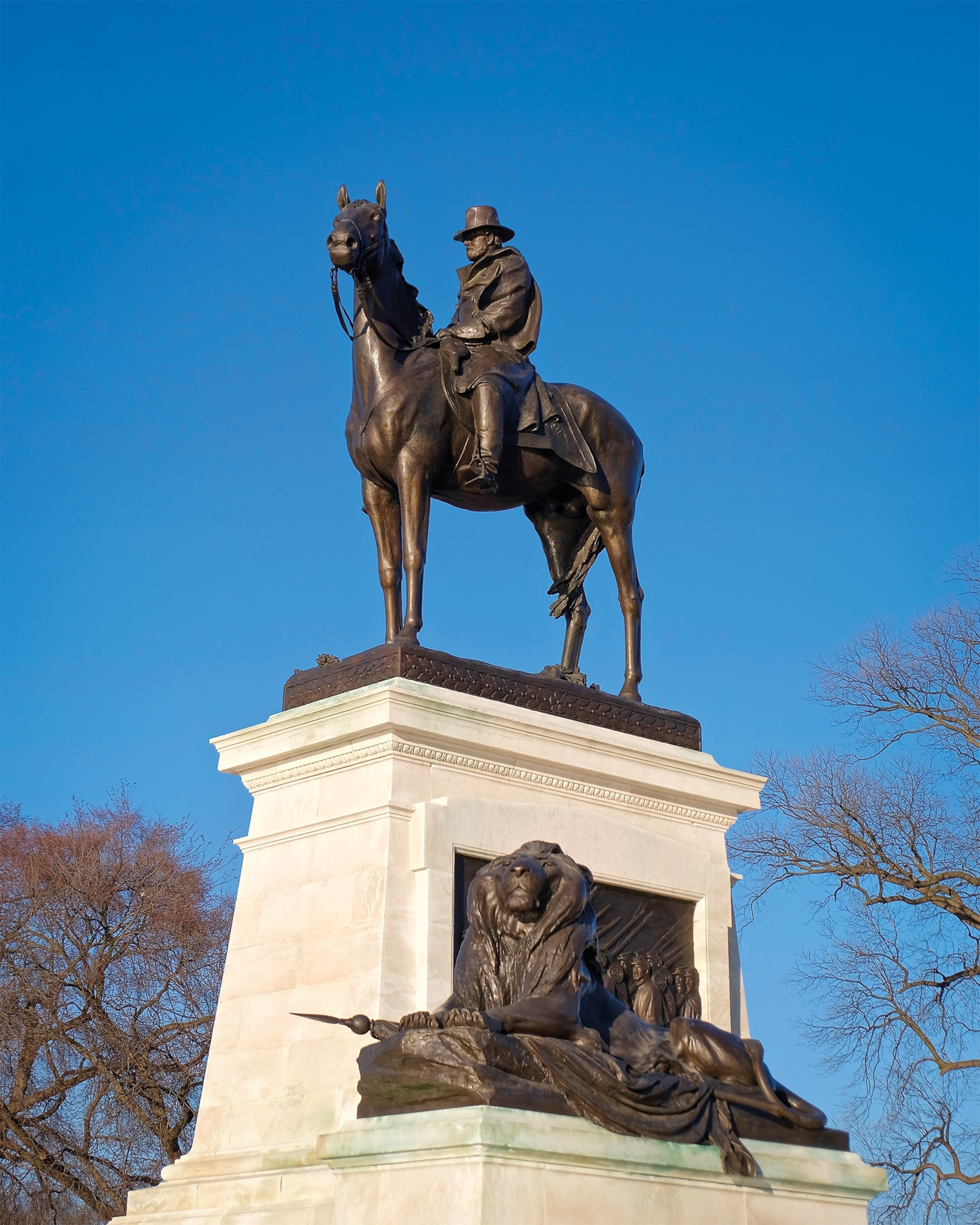 Sculptor Henry Merwin Shrady’s bronze statue of a solemn General Grant atop his horse Cincinnati sits at one end of the National Mall in Washington, D.C., facing the Lincoln Memorial at the other end.