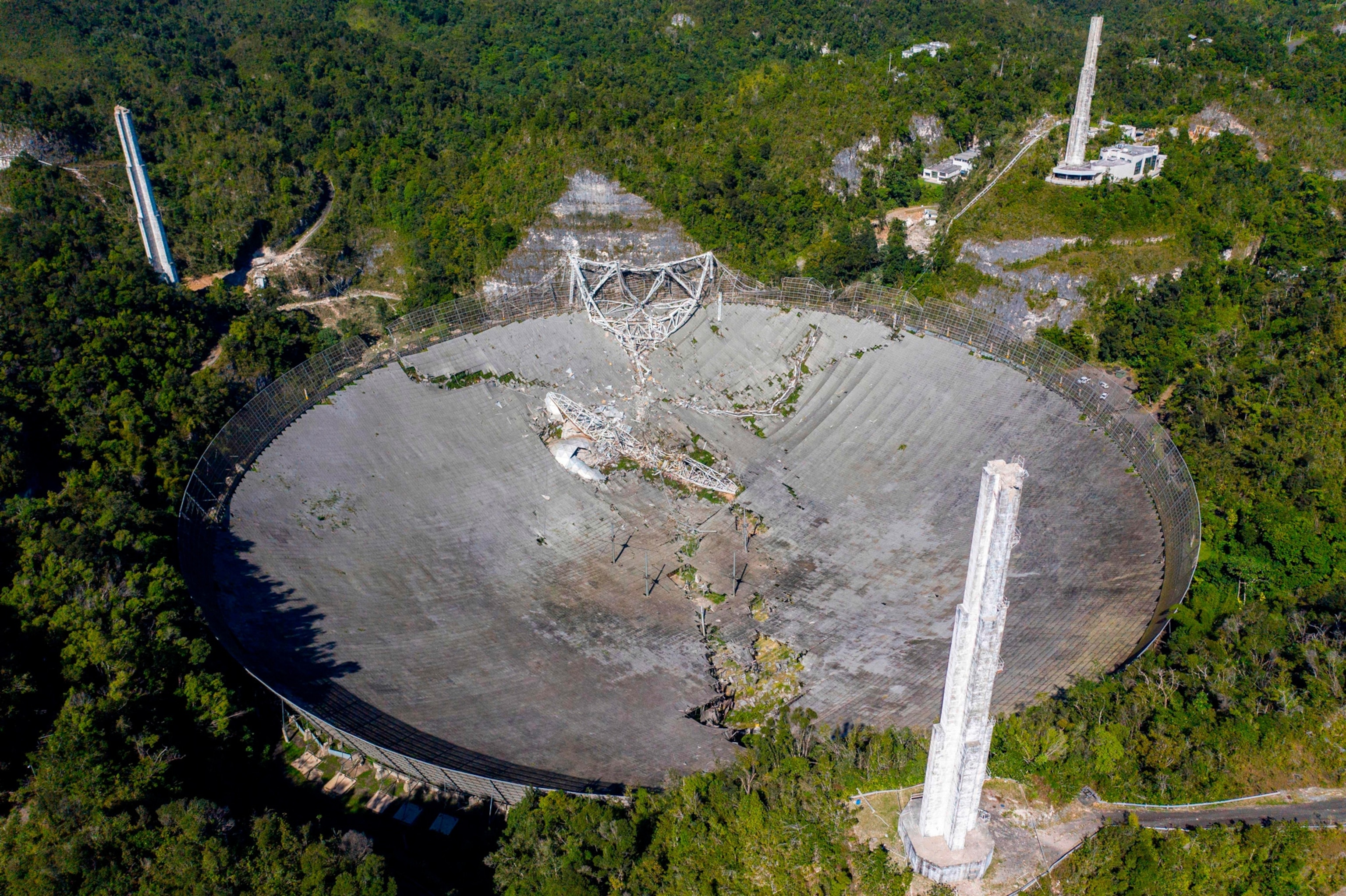 damage of the Arecibo Observatory