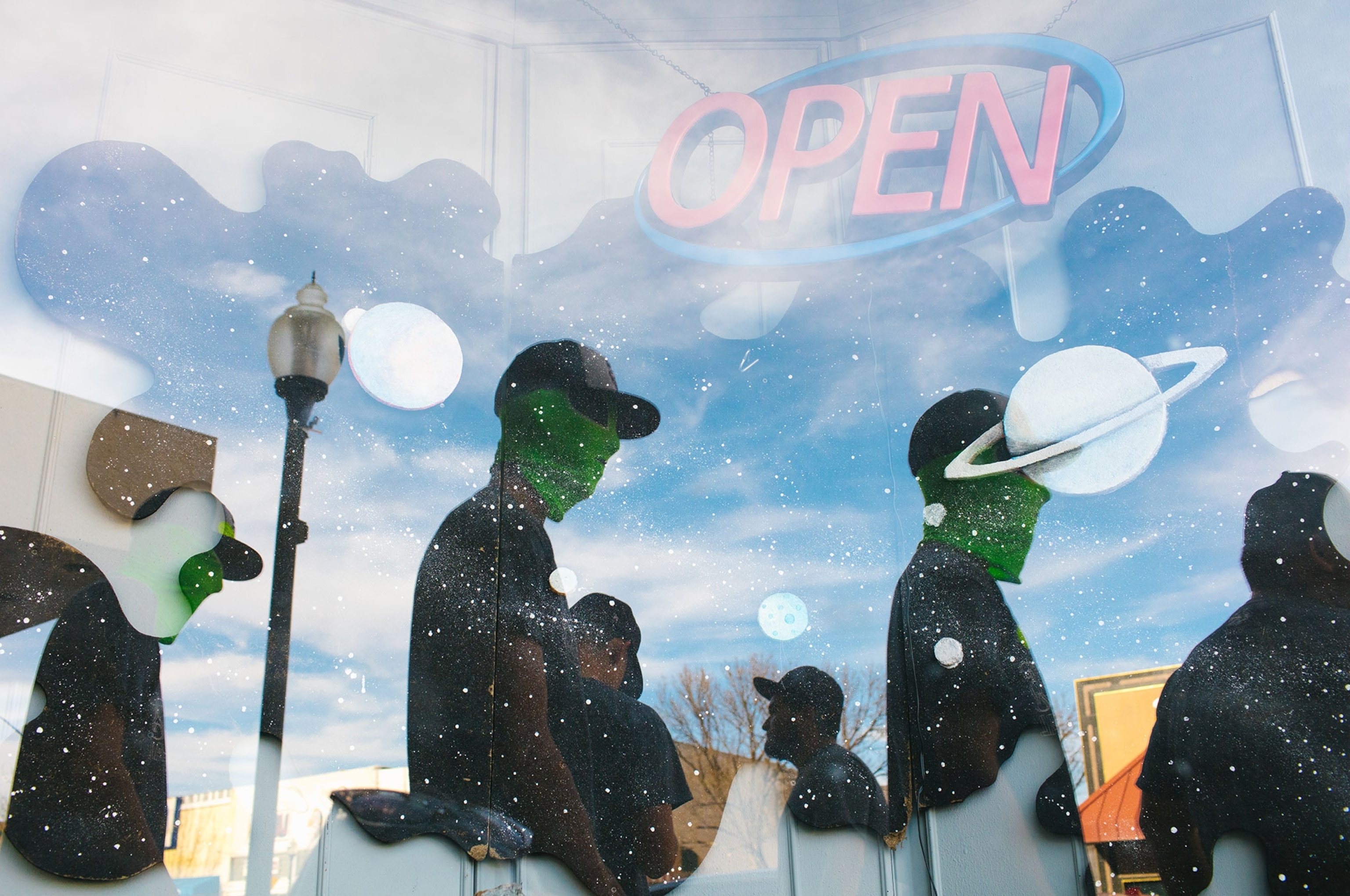 high schoolers wearing alien masks in Roswell New Mexico