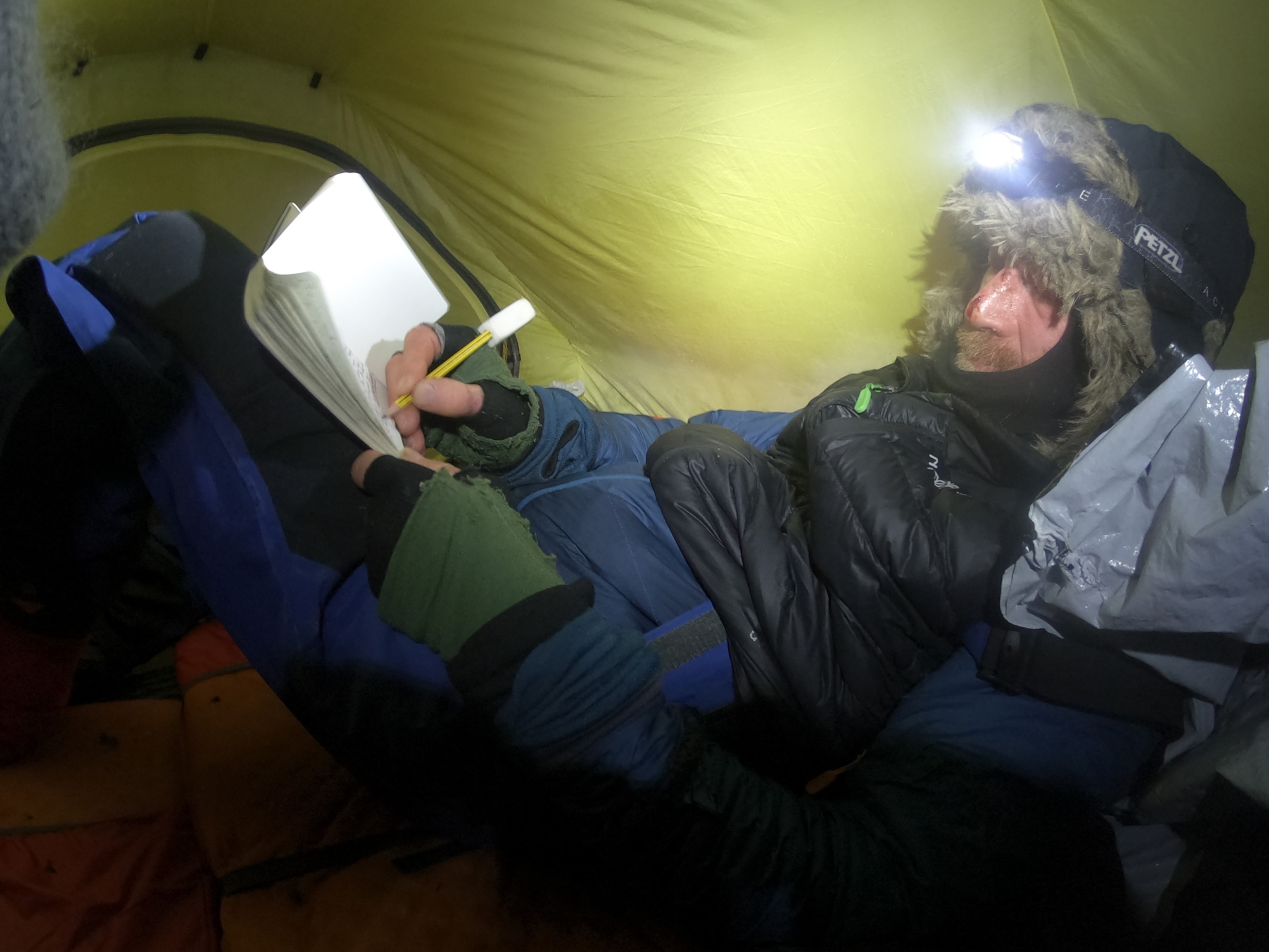 Borge ousland and mike horn ski across the arctic