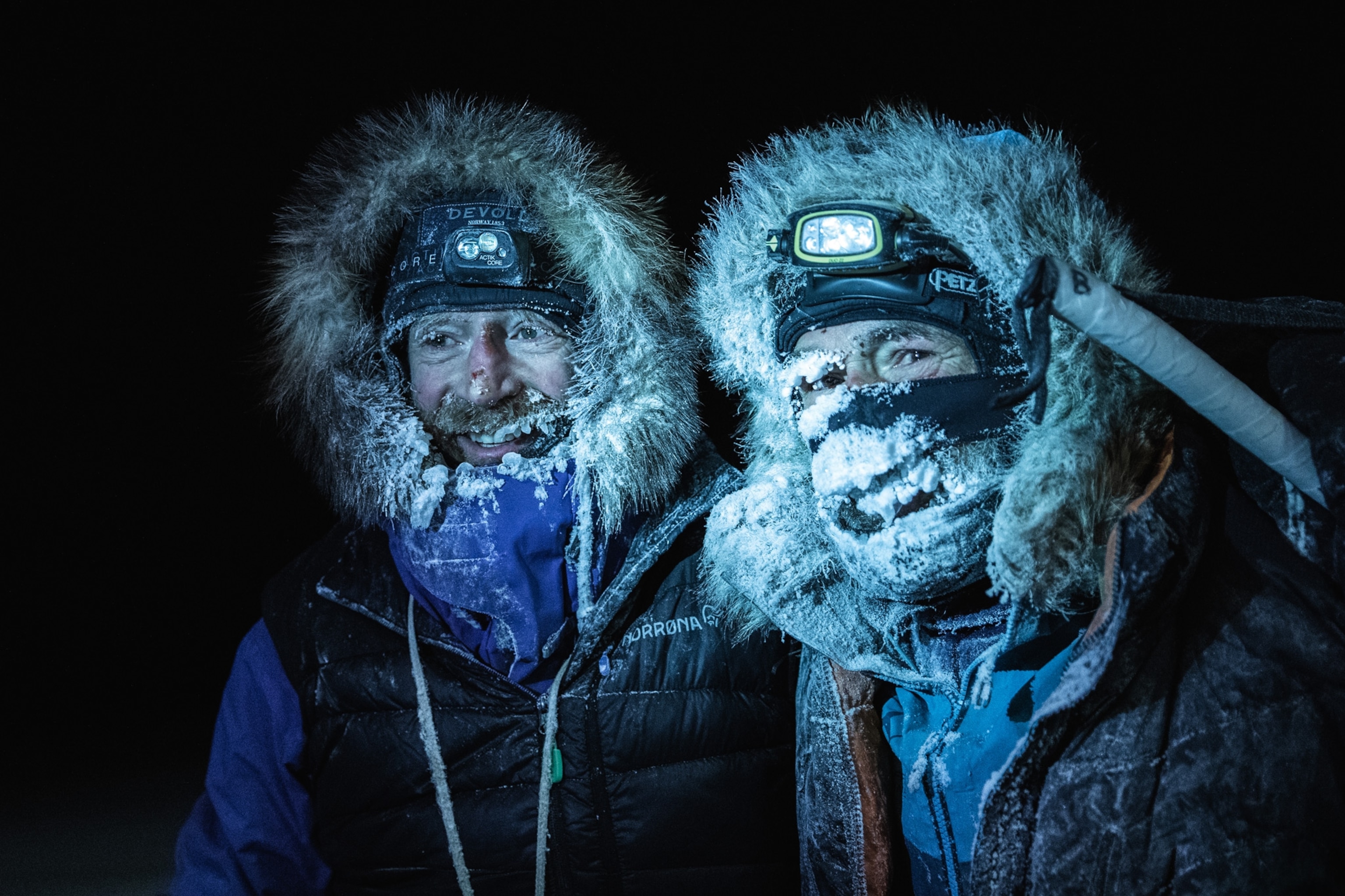 Borge ousland and mike horn ski across the arctic