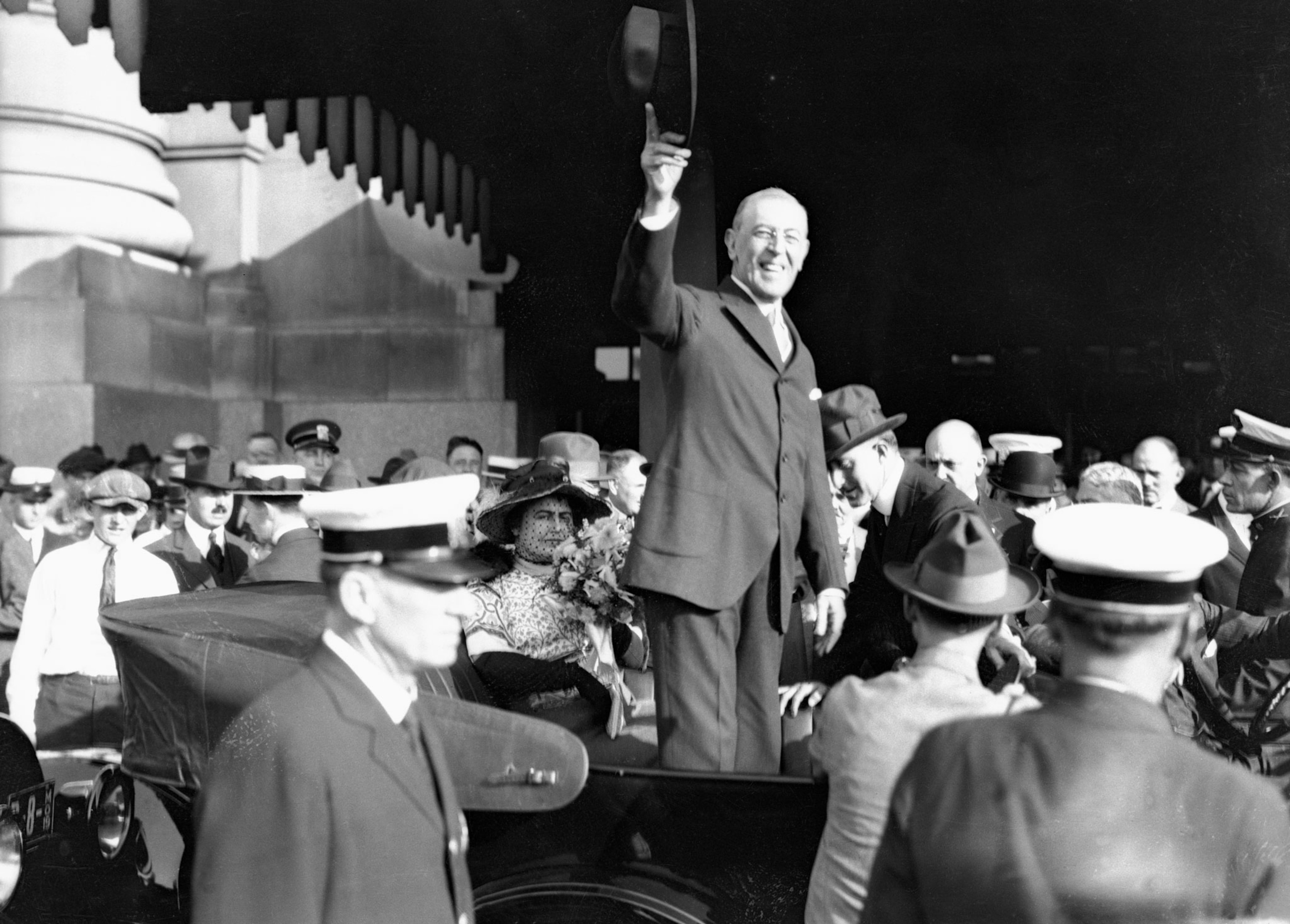 Woodrow Wilson campaigning for the League of Nations