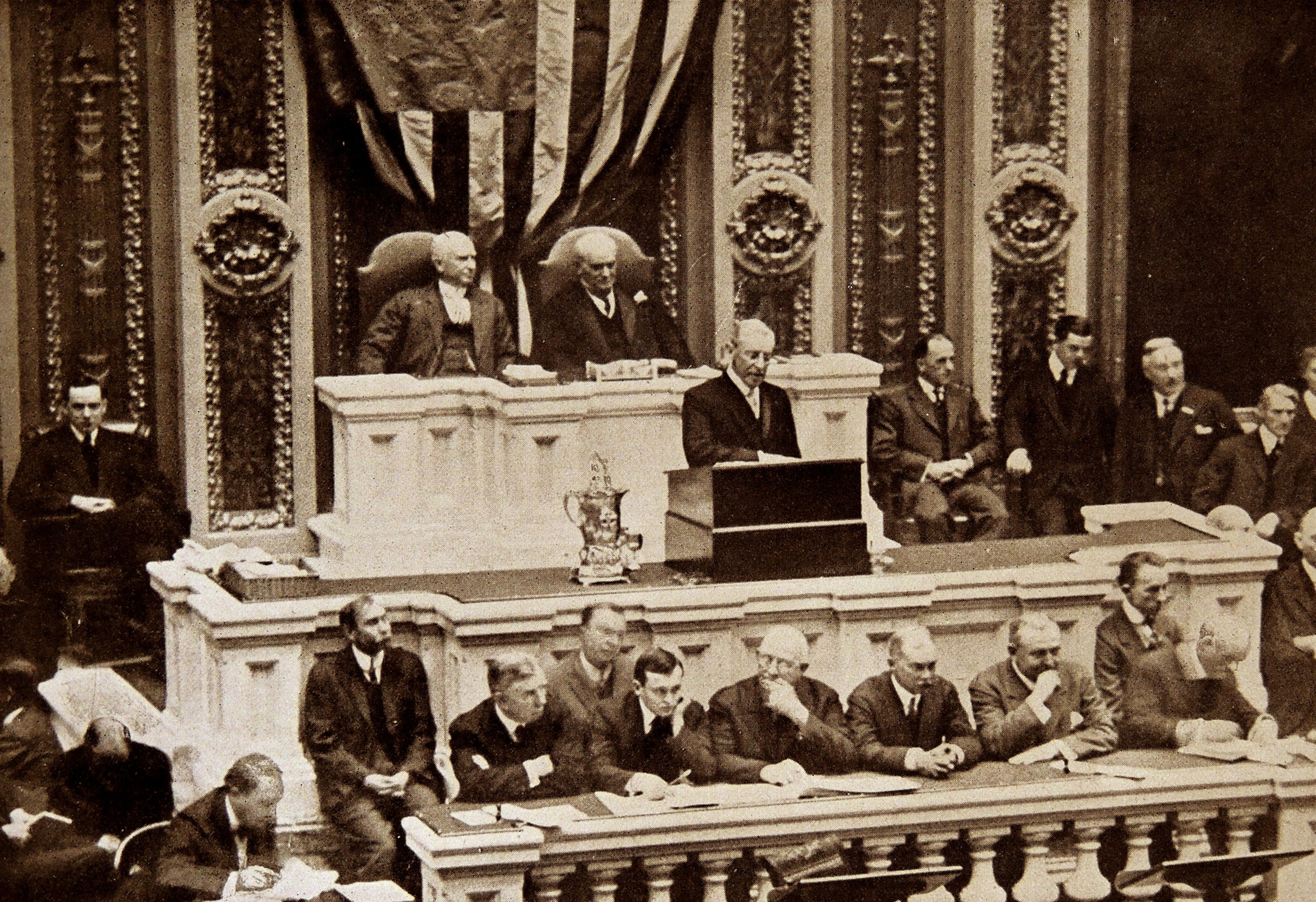 Woodrow Wilson giving his State of the Union address