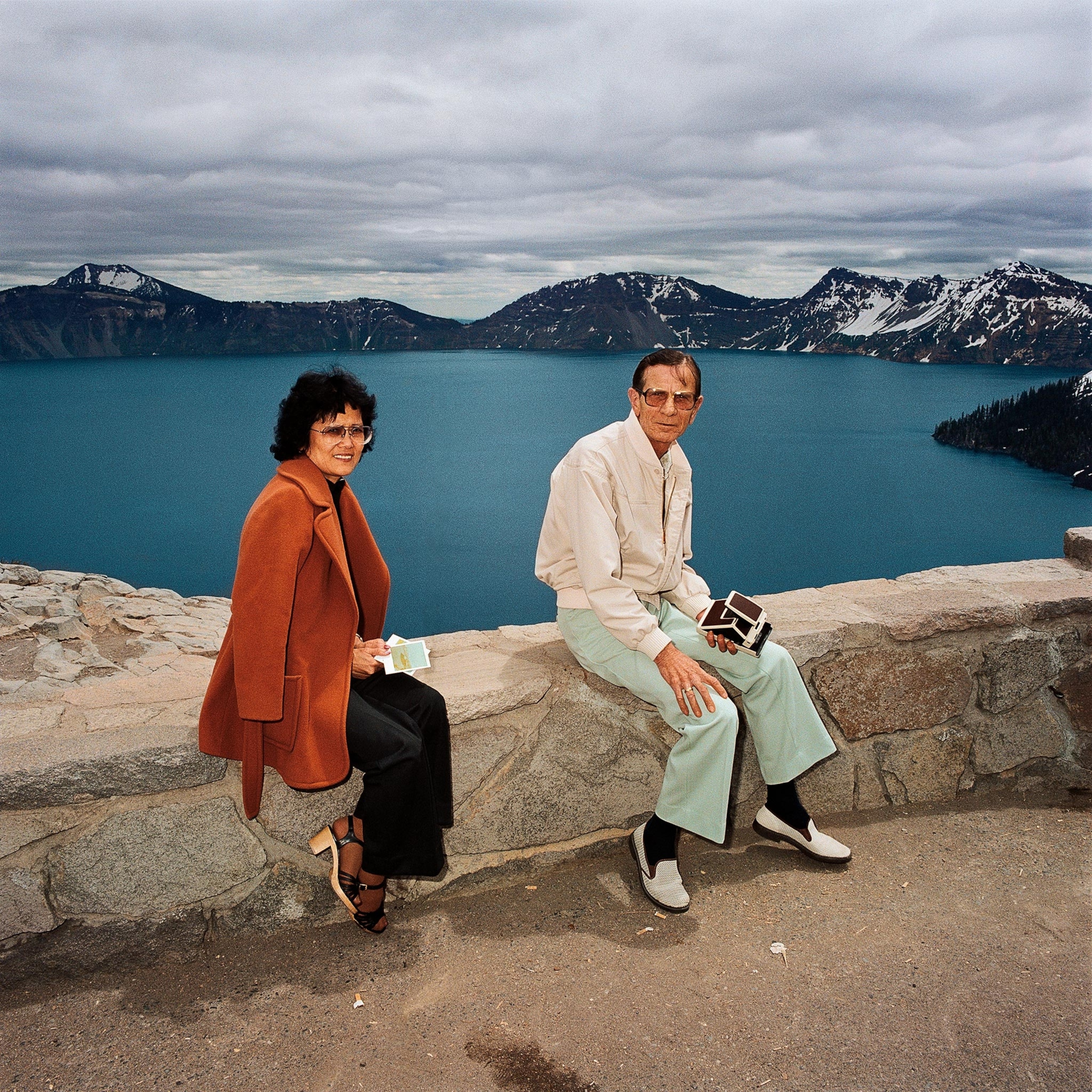 tourists at Crater Lake National Park