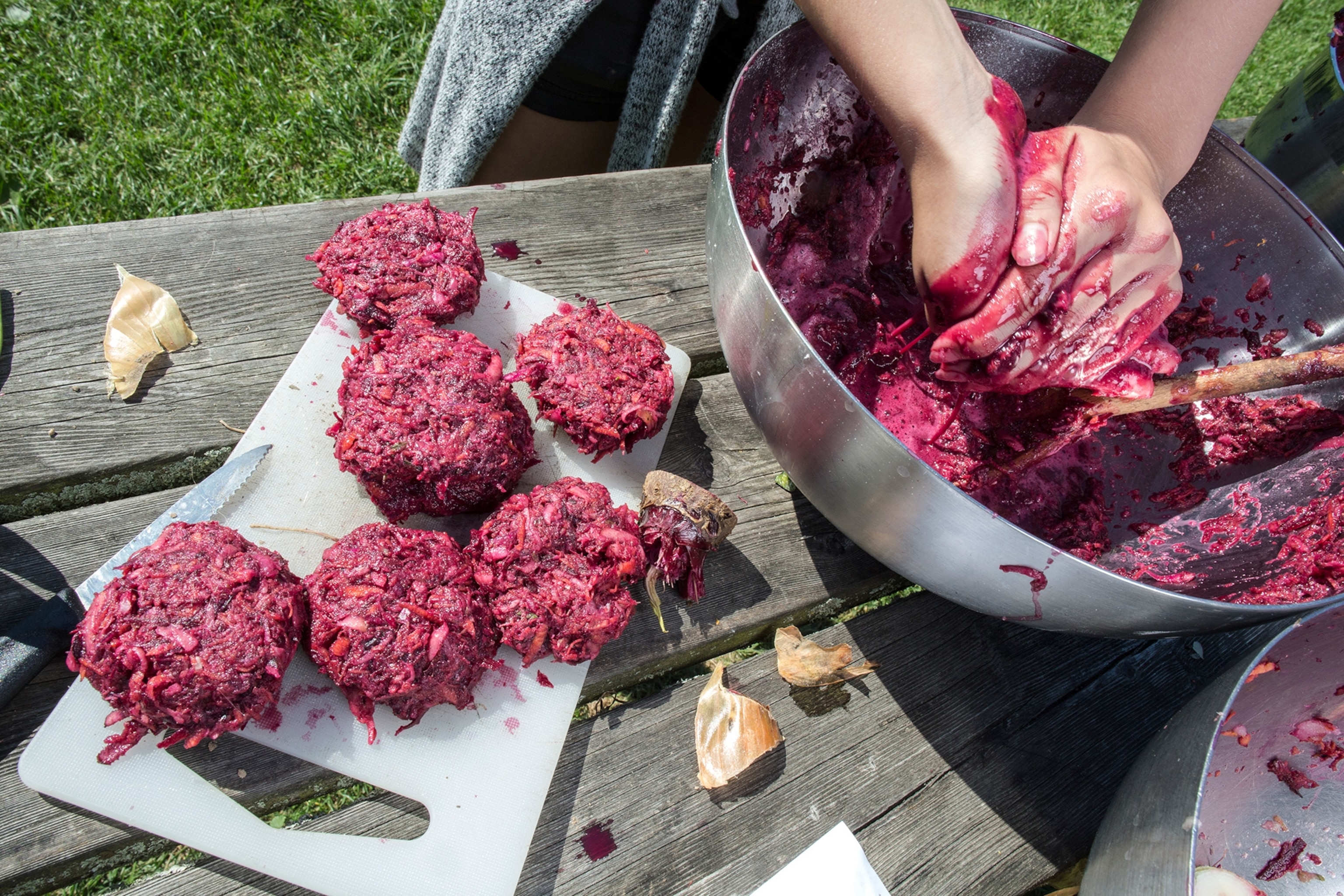 Vegetable patties are made by schoolchildren.