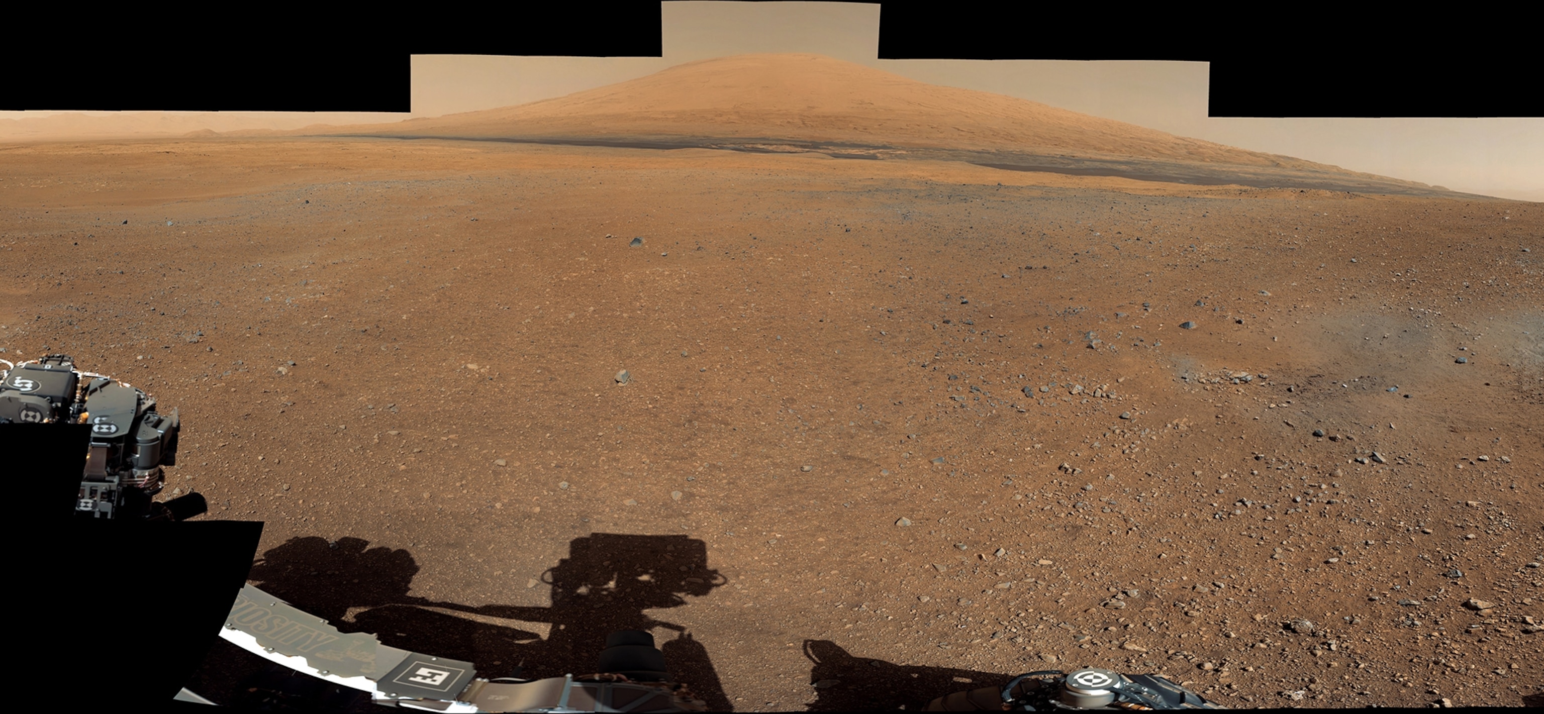 a panorama of Gale crater, Curiosity's landing site