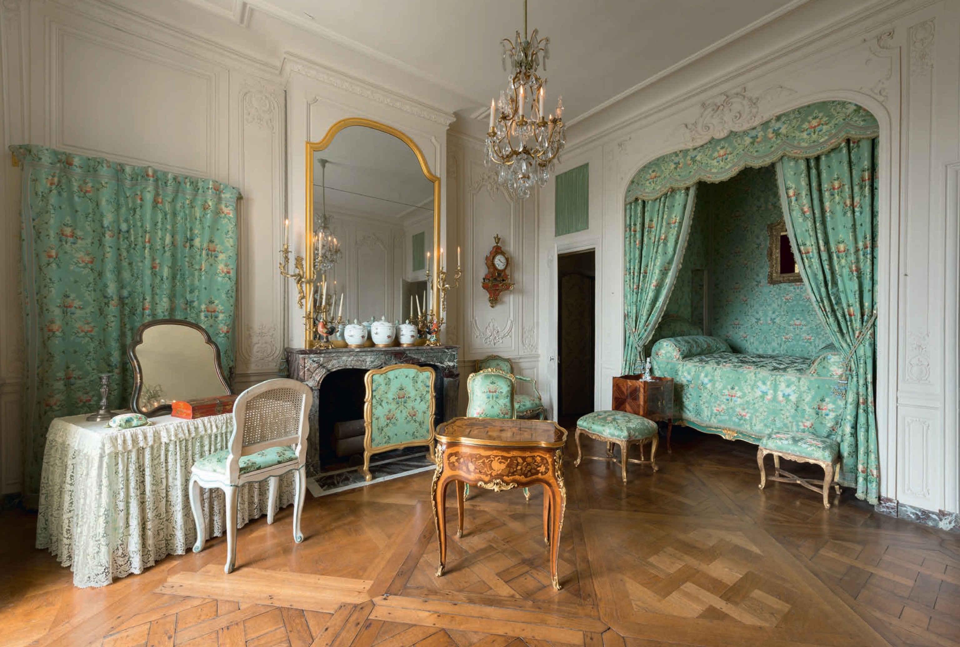the green bedchamber of the Mistresses' Apartments