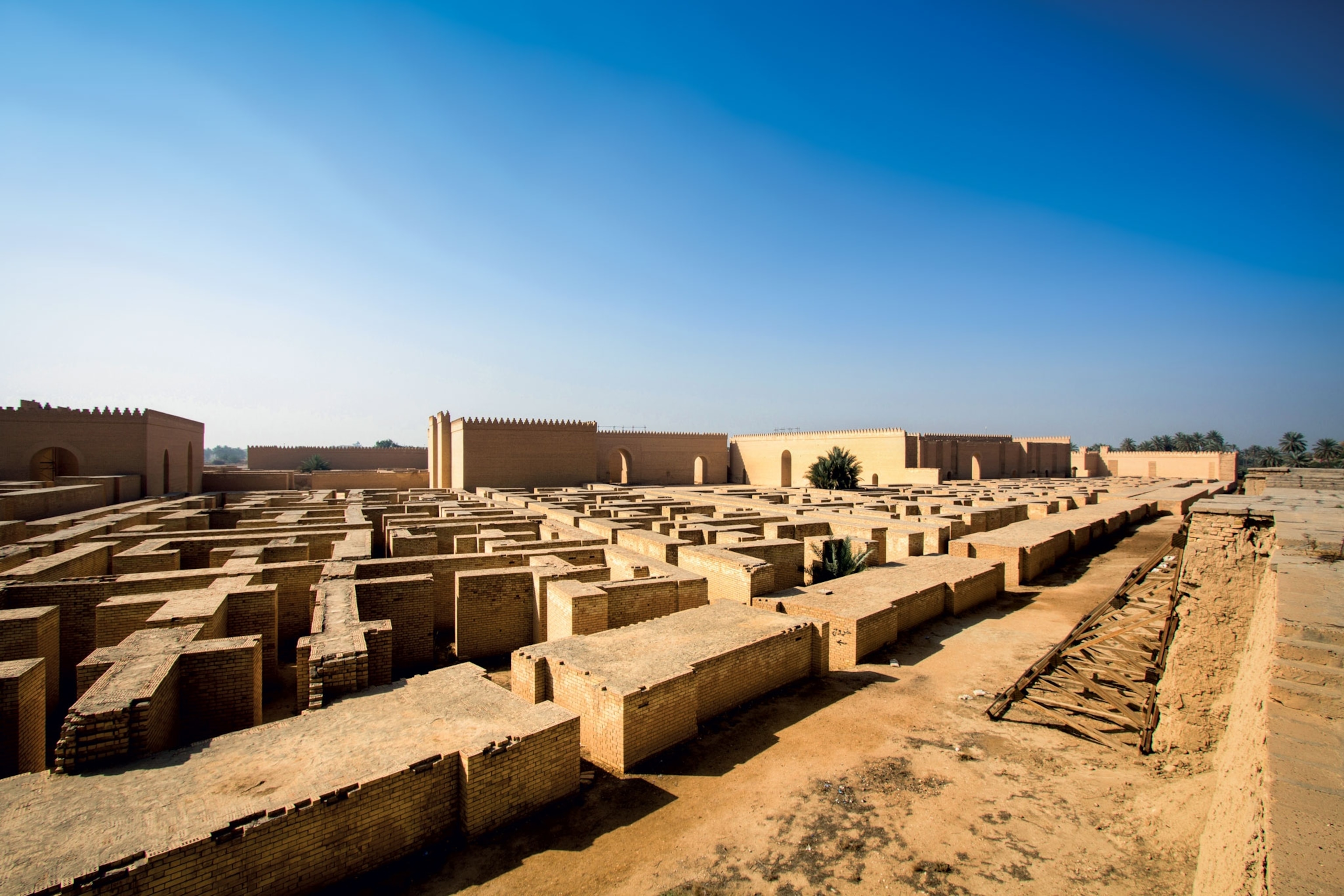 Babylon walls reconstruction