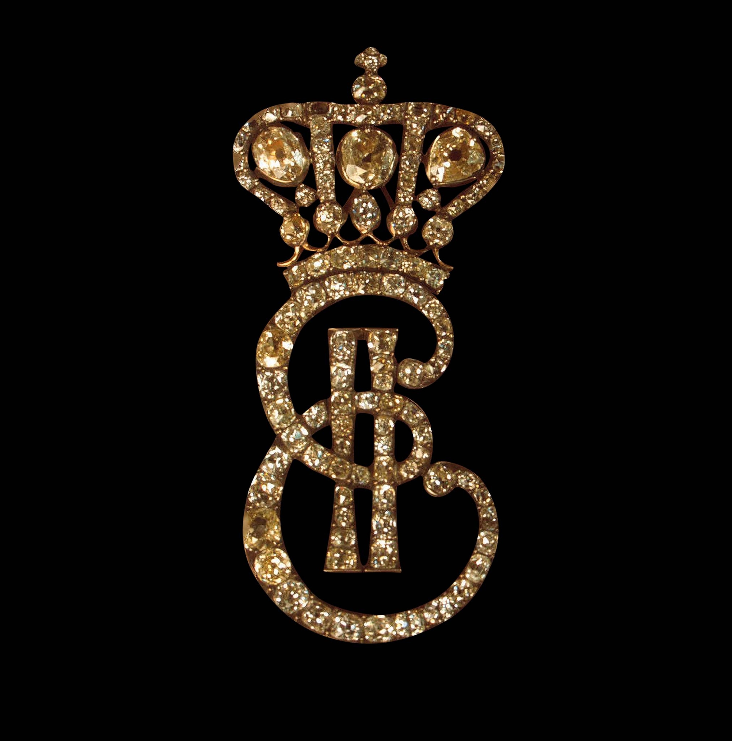 Catherine II presented her maids of honor with this sparkling gift: her diamond monogram.