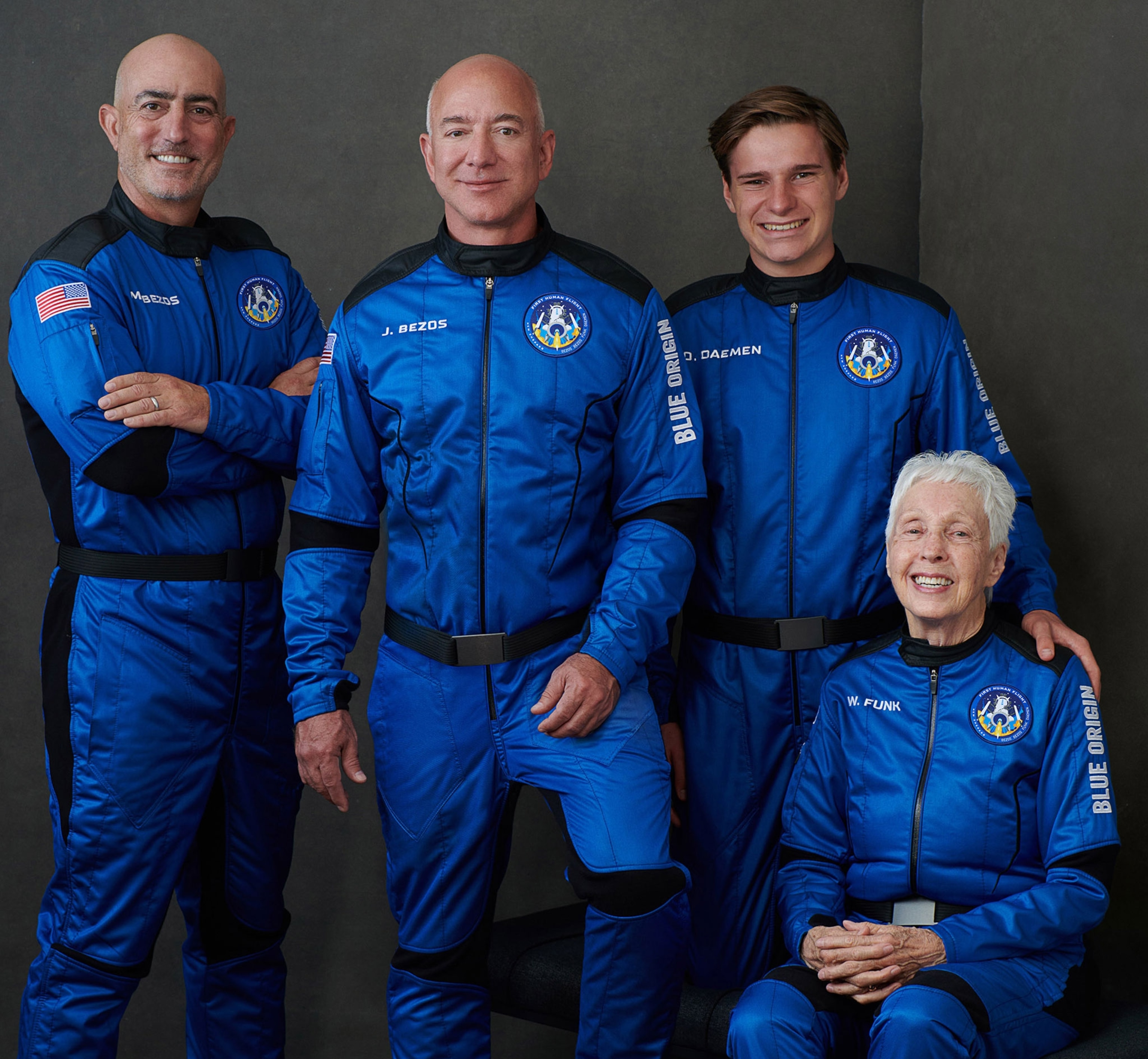 Jeff Bezos and crew dressed fro fist crewed flight.