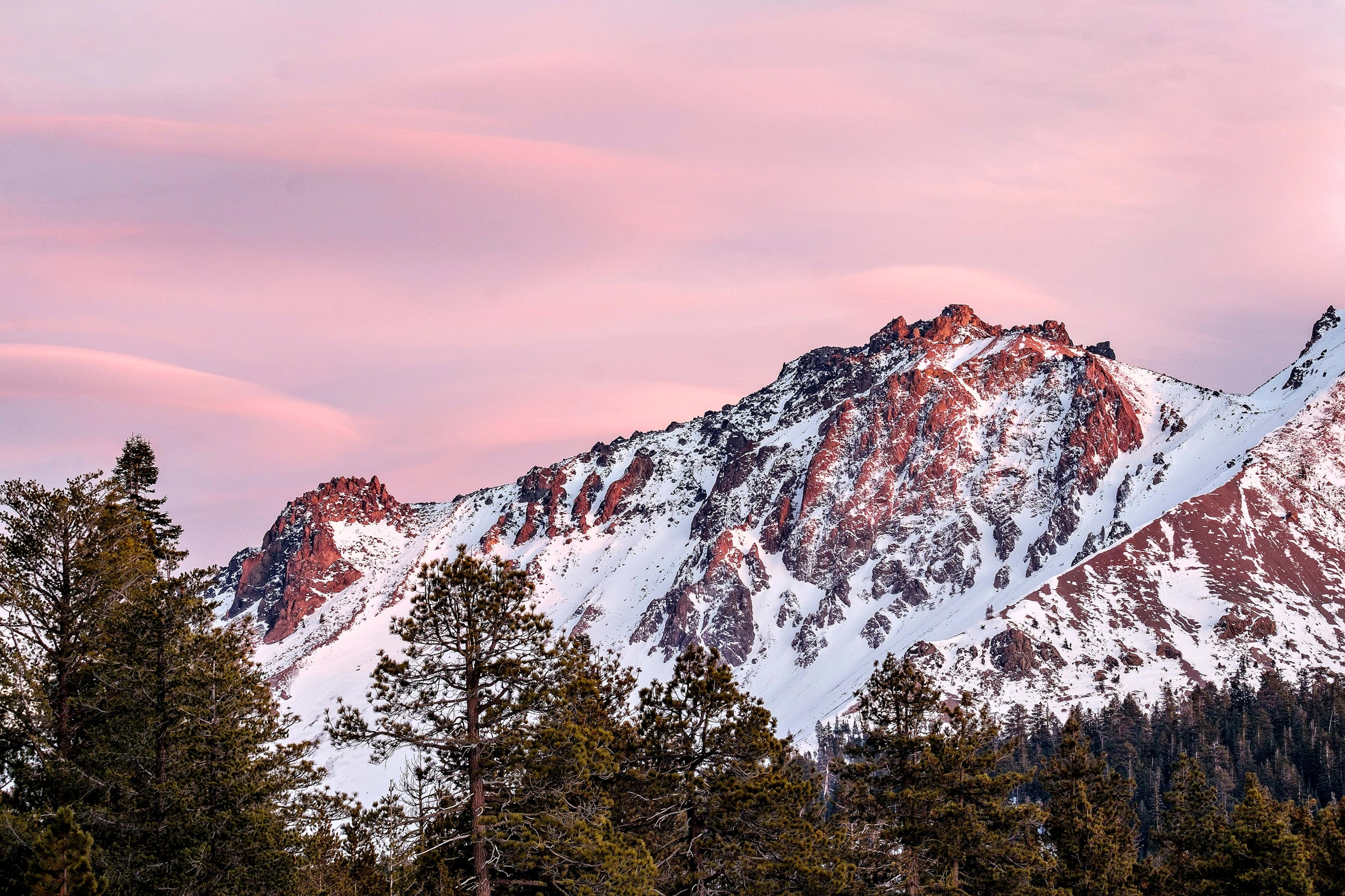 mountains in Lassen Volcanic National Park