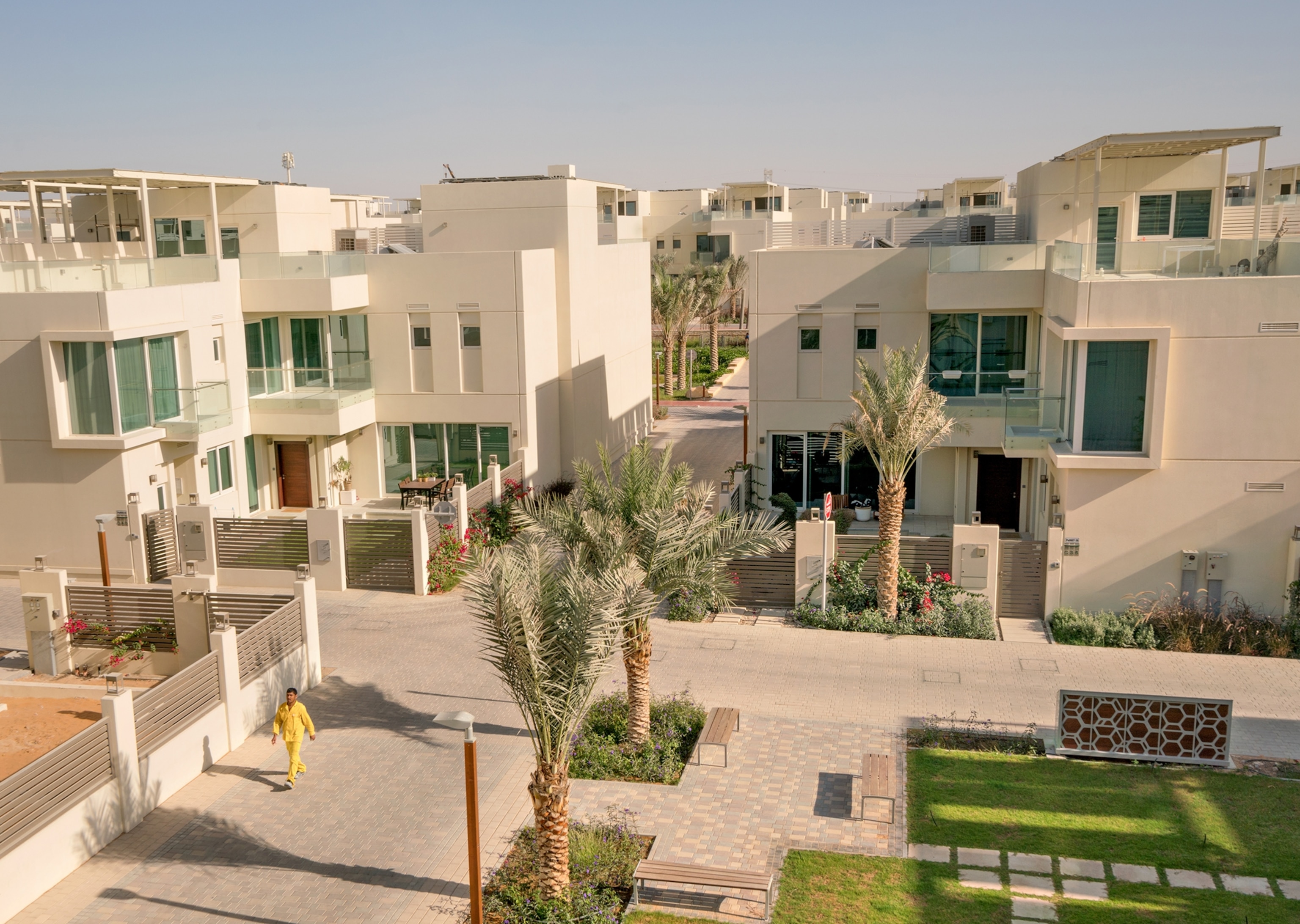 villas equipped with solar panels in the sustainable city Dubai