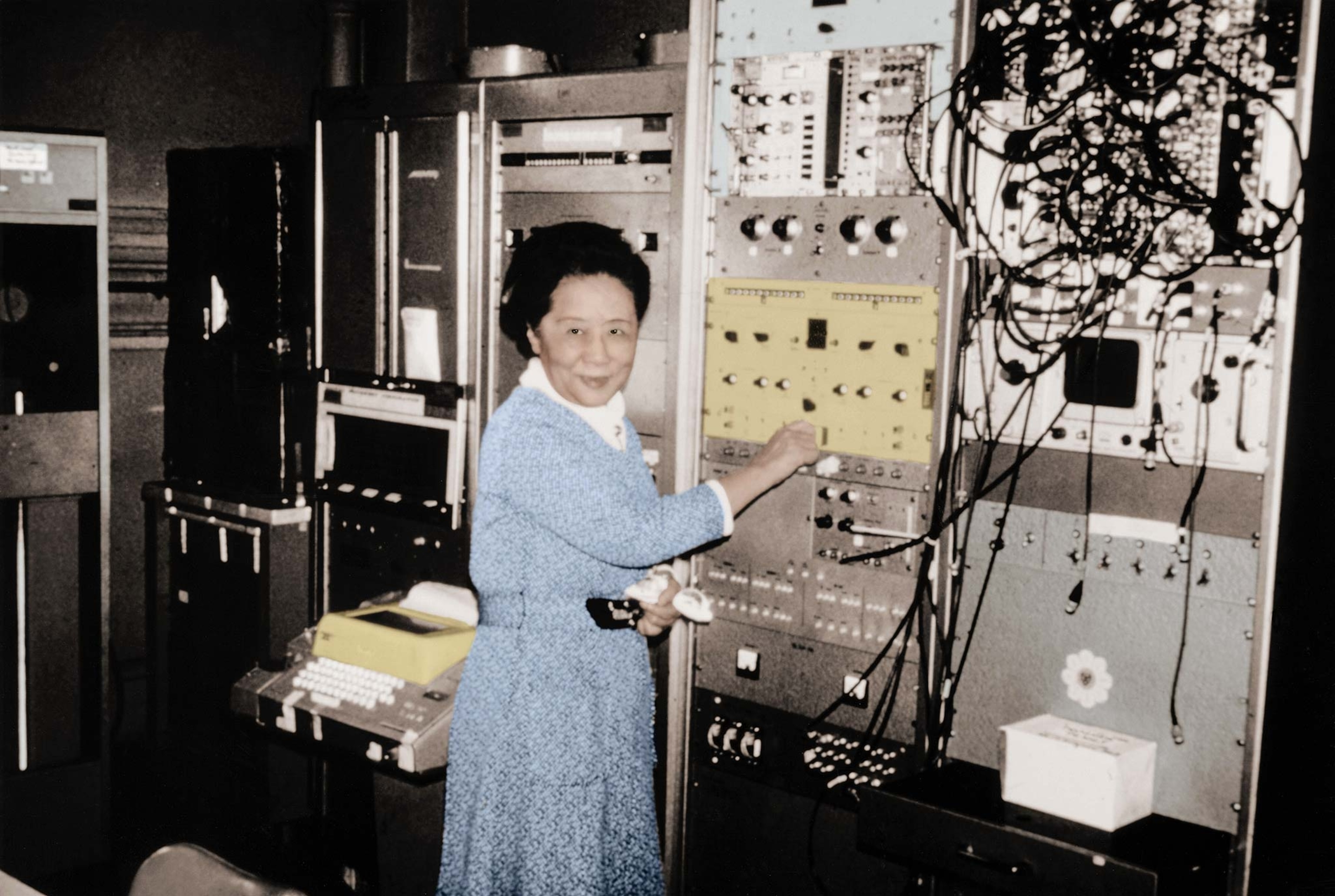 Chien-Shiung Wu works in the lab in an undated photograph