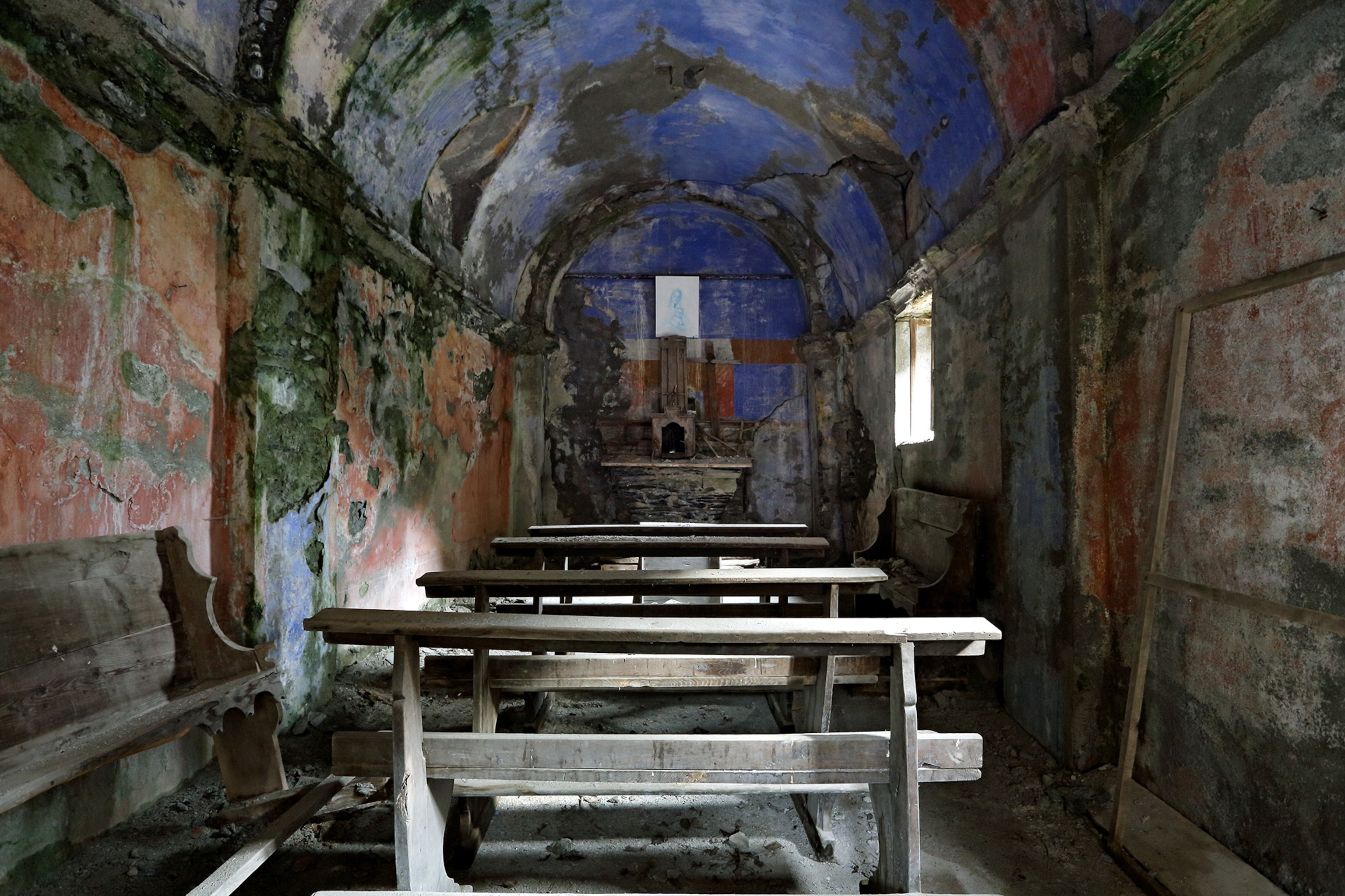 an abandoned village in Italy