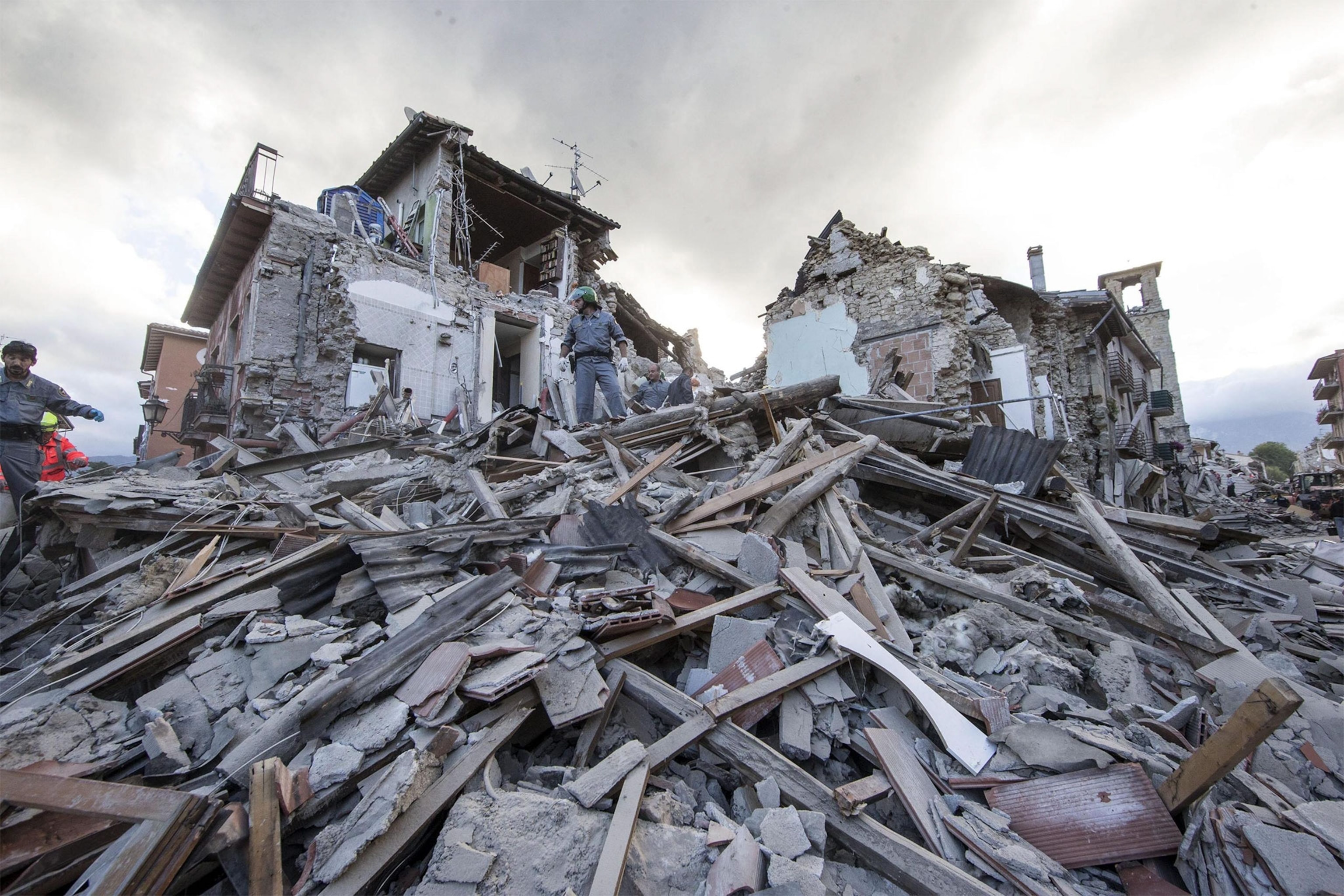 search and rescue teams after an earthquake in Italy