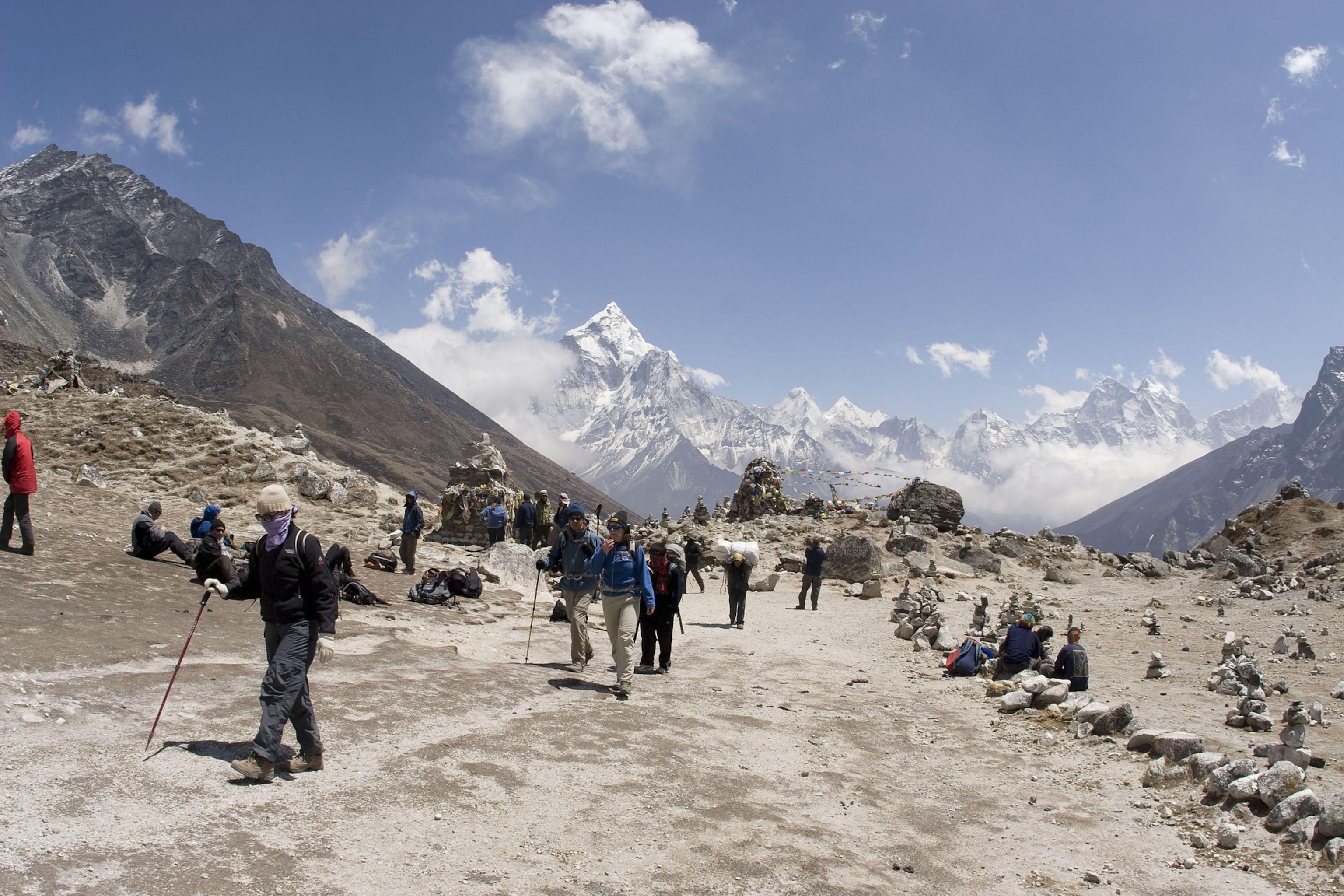 people on the mountain road