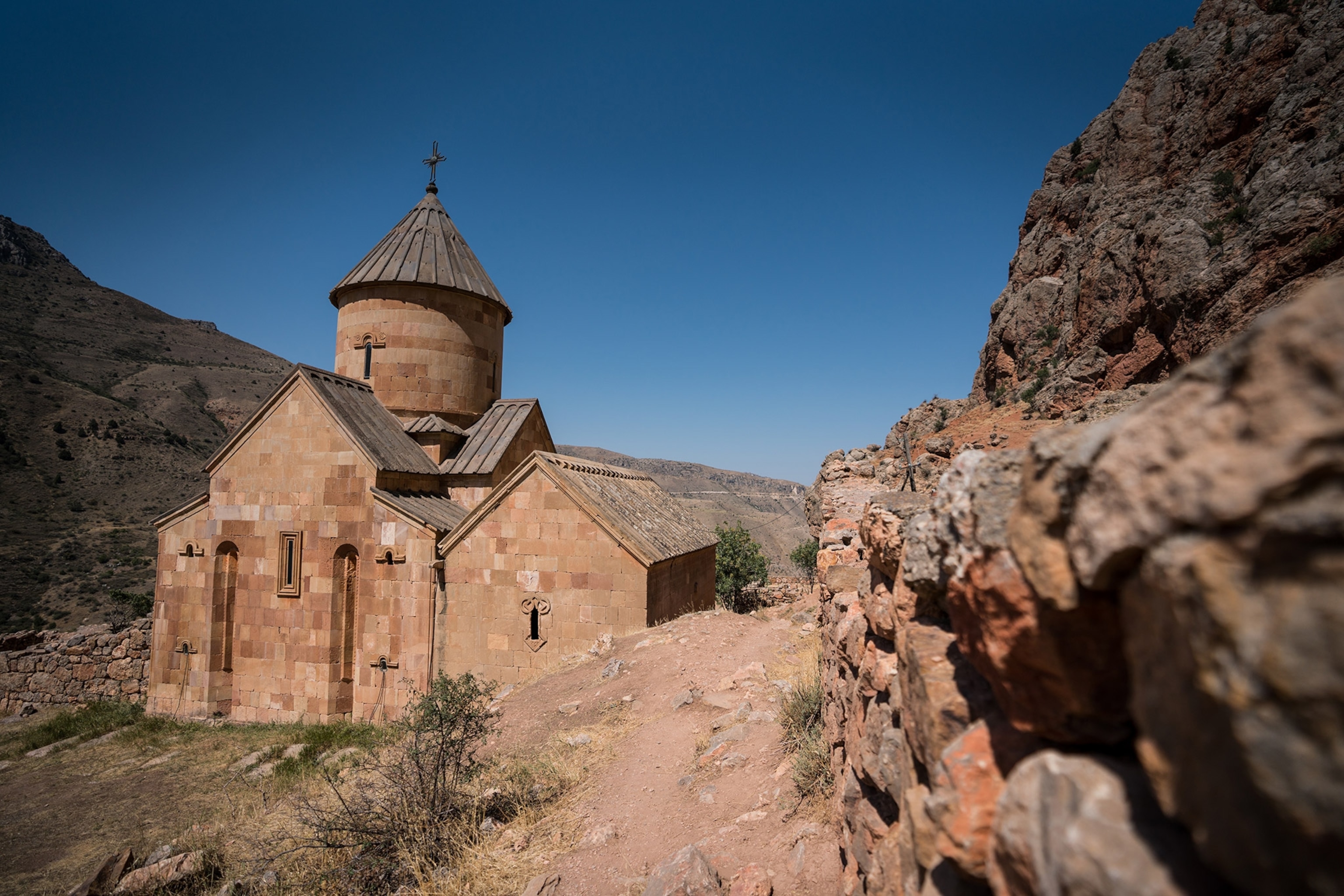 The stone walls along the Noravank Monastery