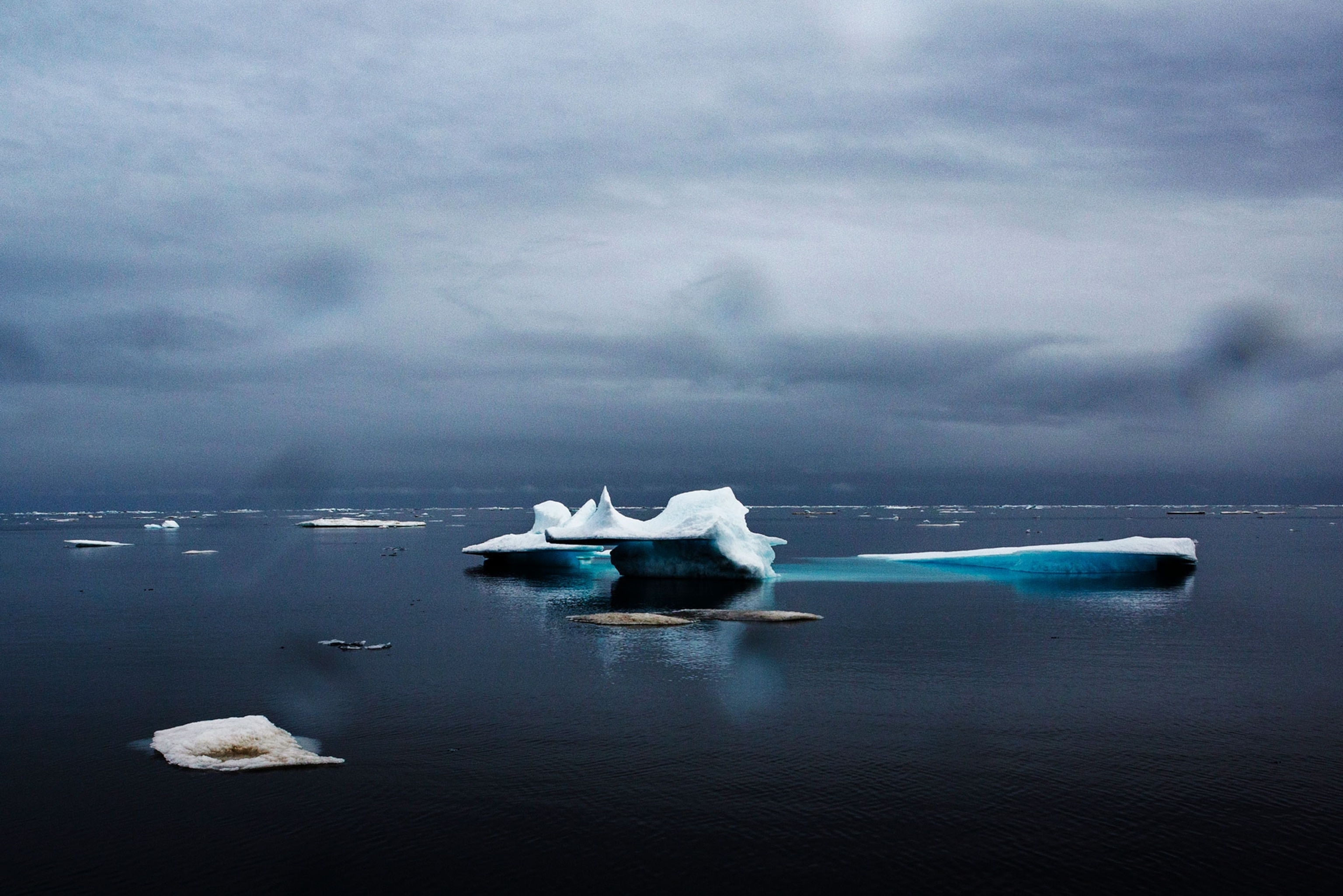 ice melting in the arctic ocean