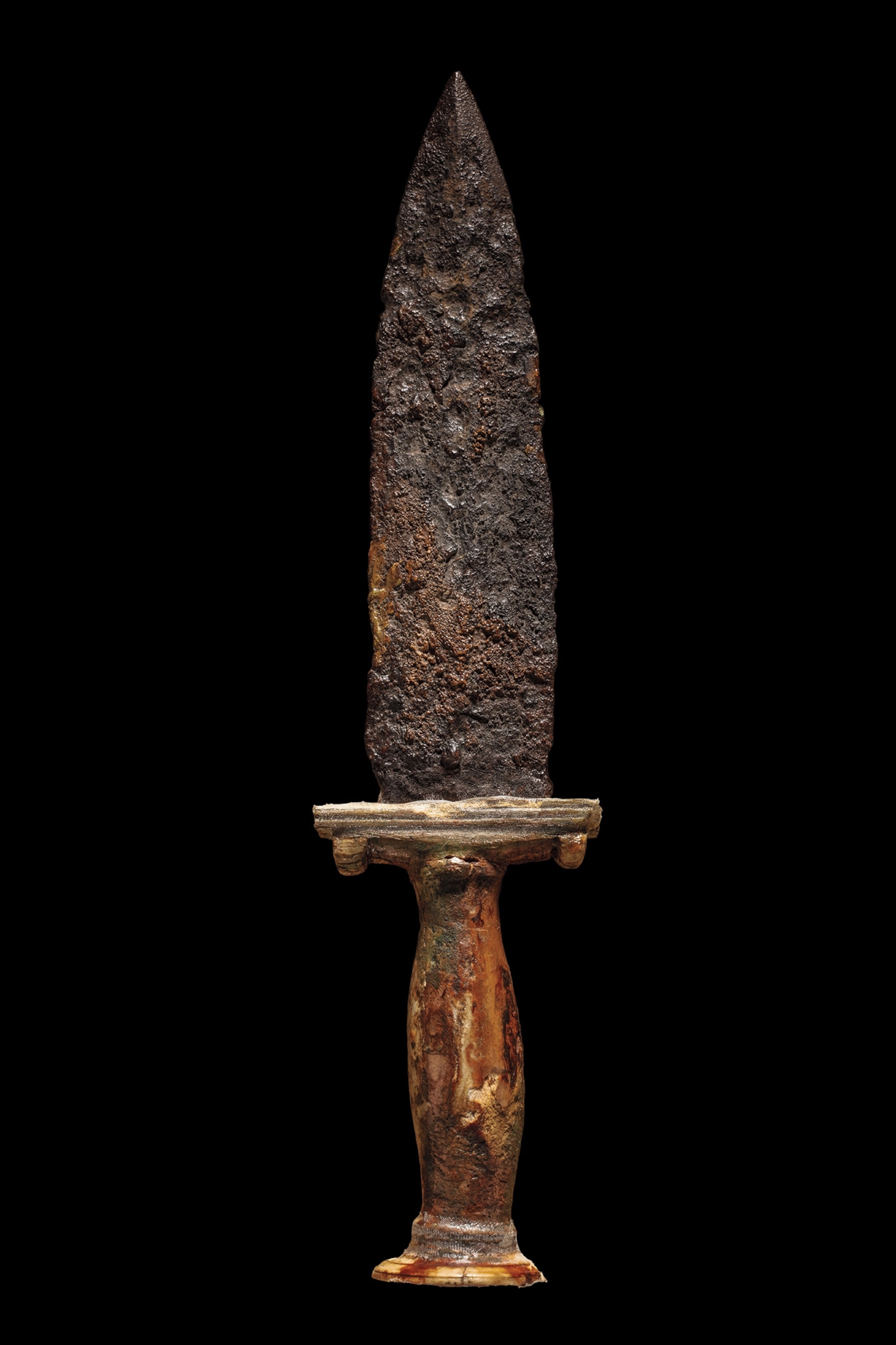 A short, steel-and-bone dagger called a pugio forced fighters to get close to their opponents.