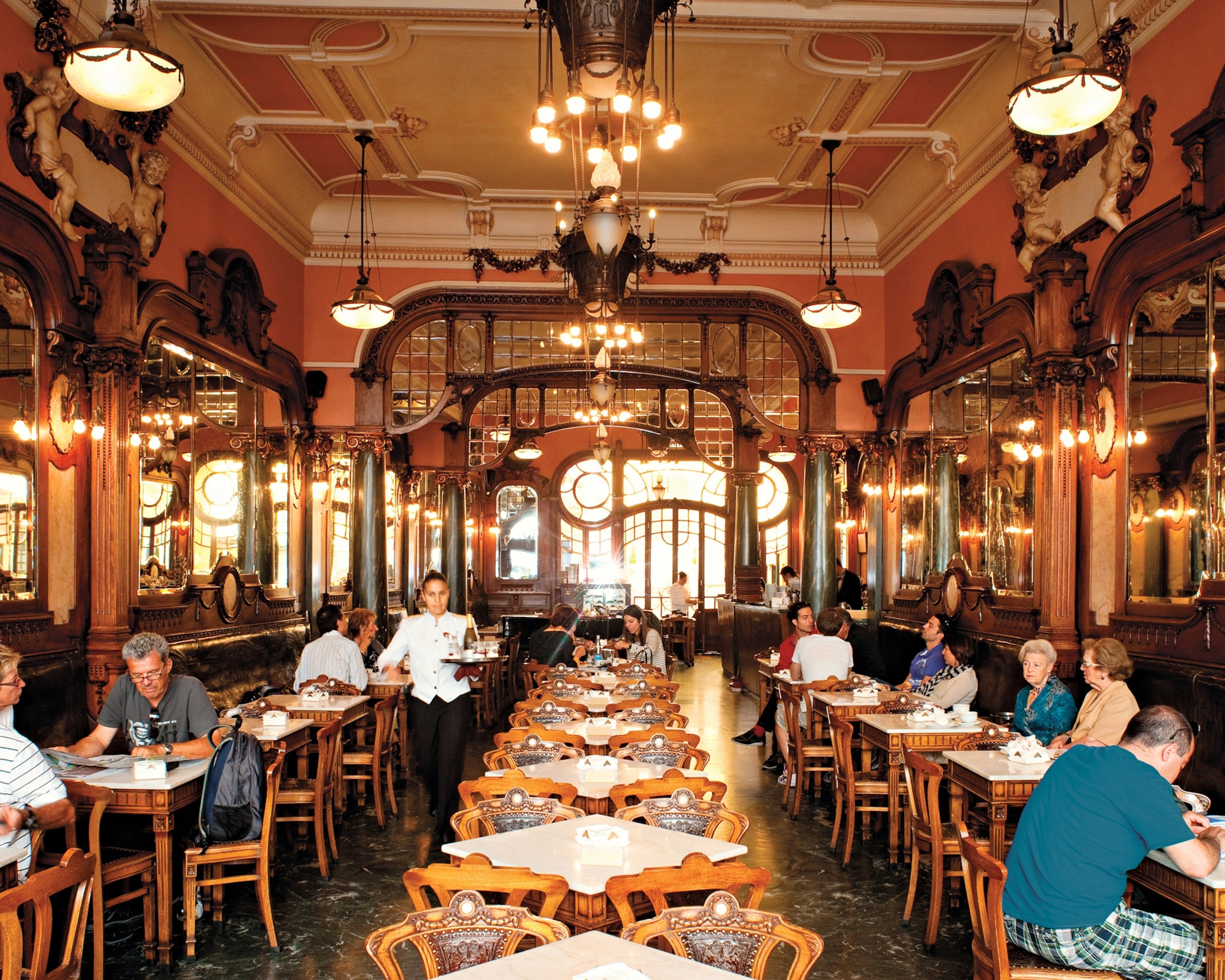 the majestic cafe in porto portugal