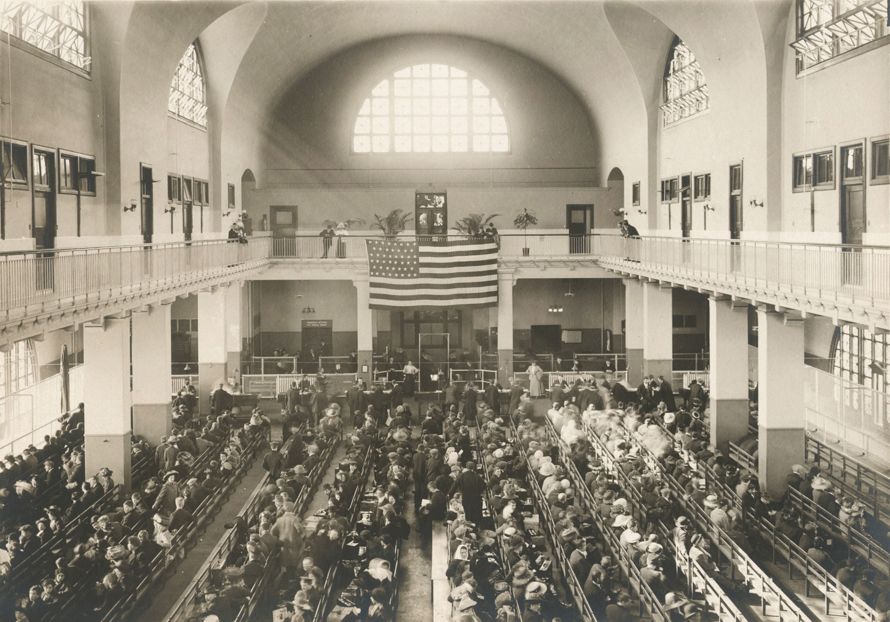 immigrants at Ellis Island New York