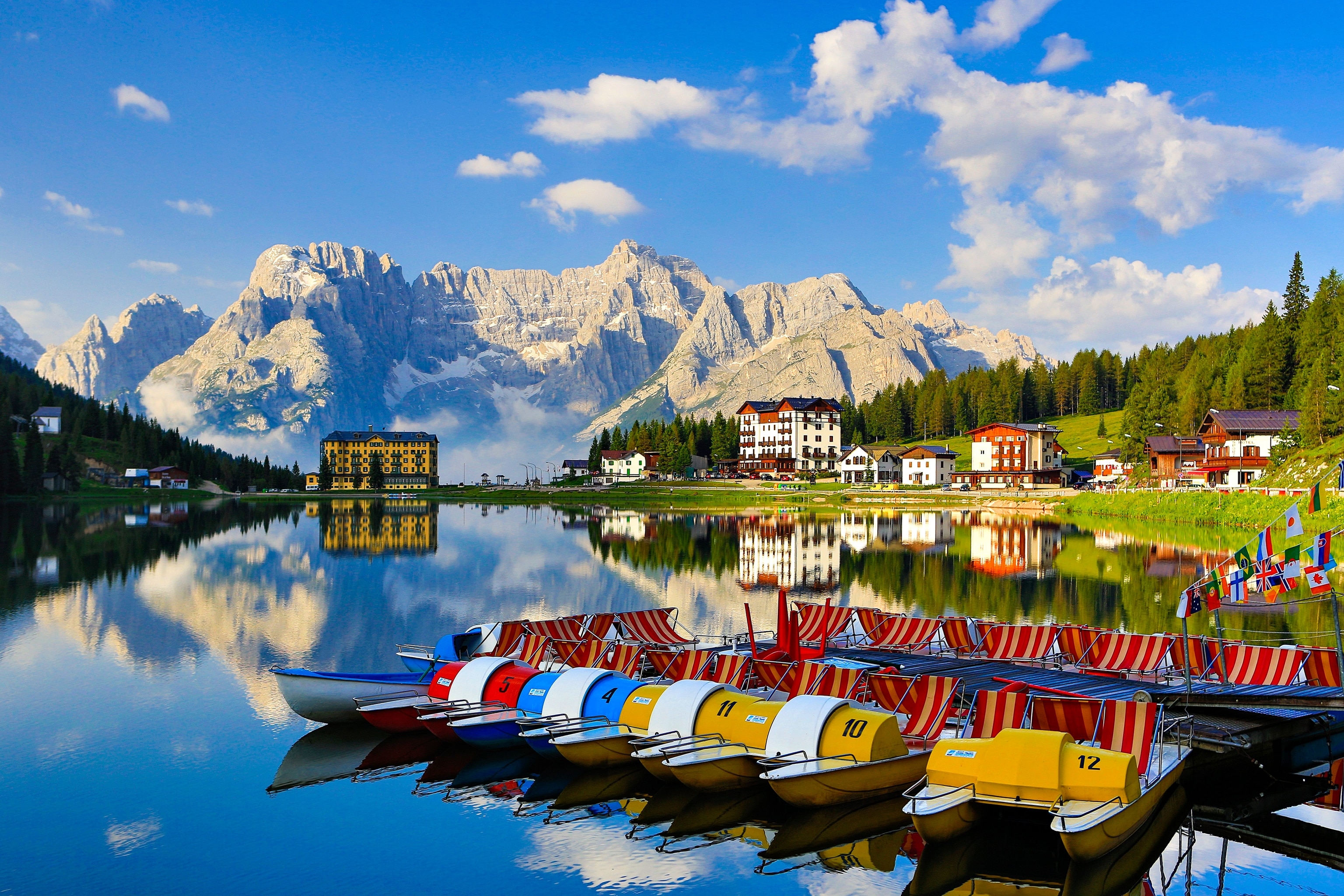 Lake Misurina with the Dolomites in the background