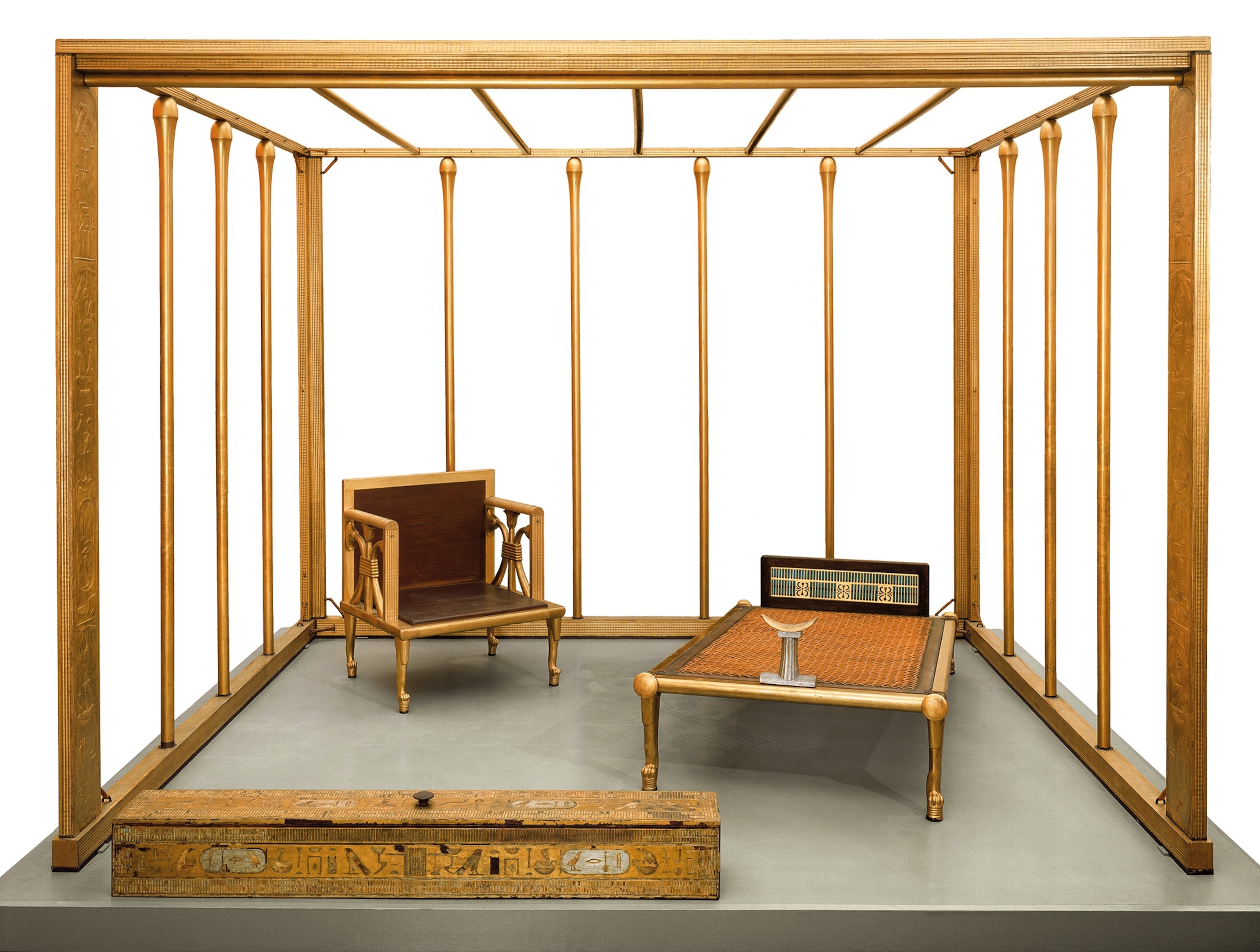 A design of the queen's chamber