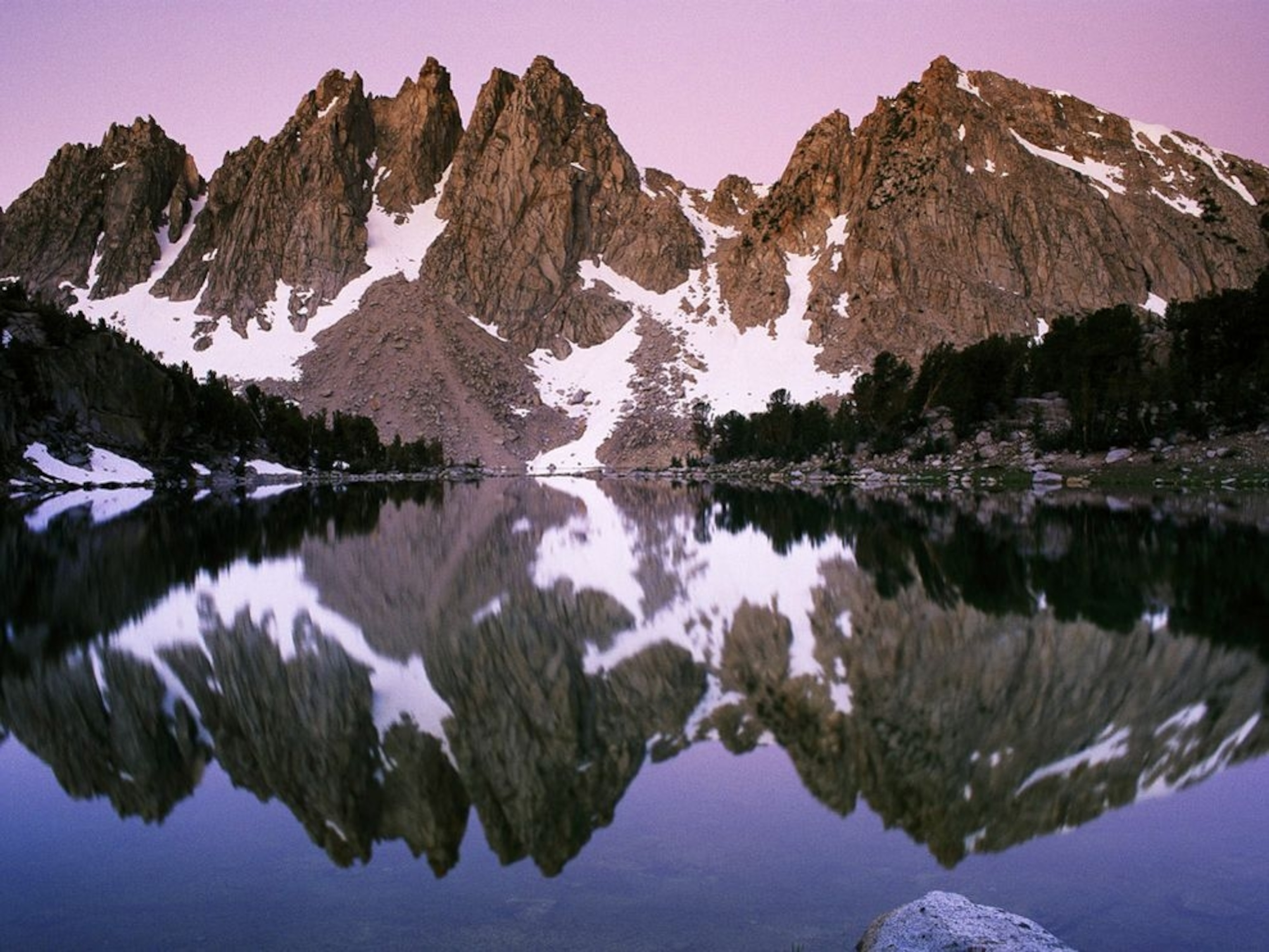 snowy mountains and large lake in Sequoia and Kings Canyon National Park