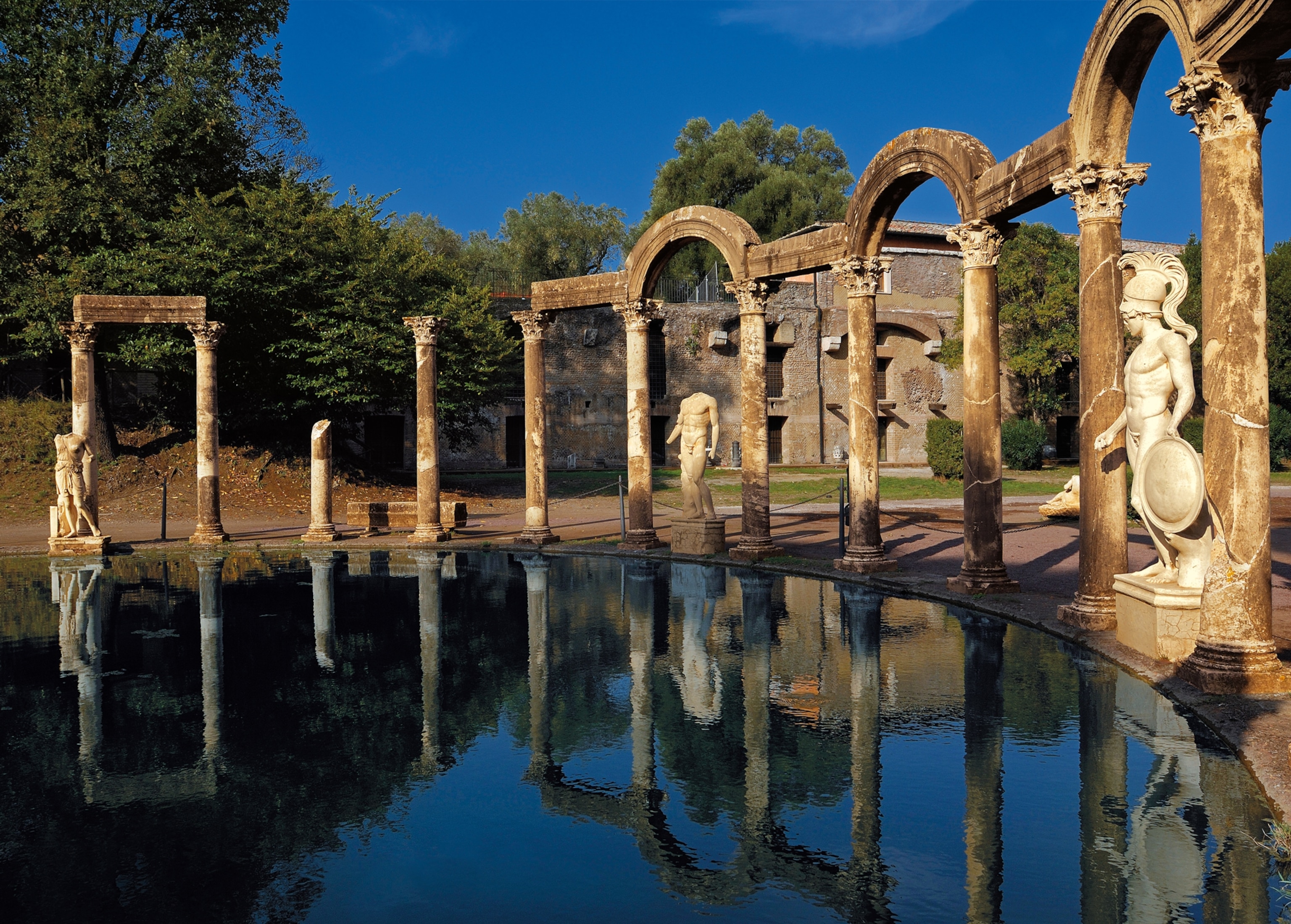 the Canopus portico, scene of luxurious banquets