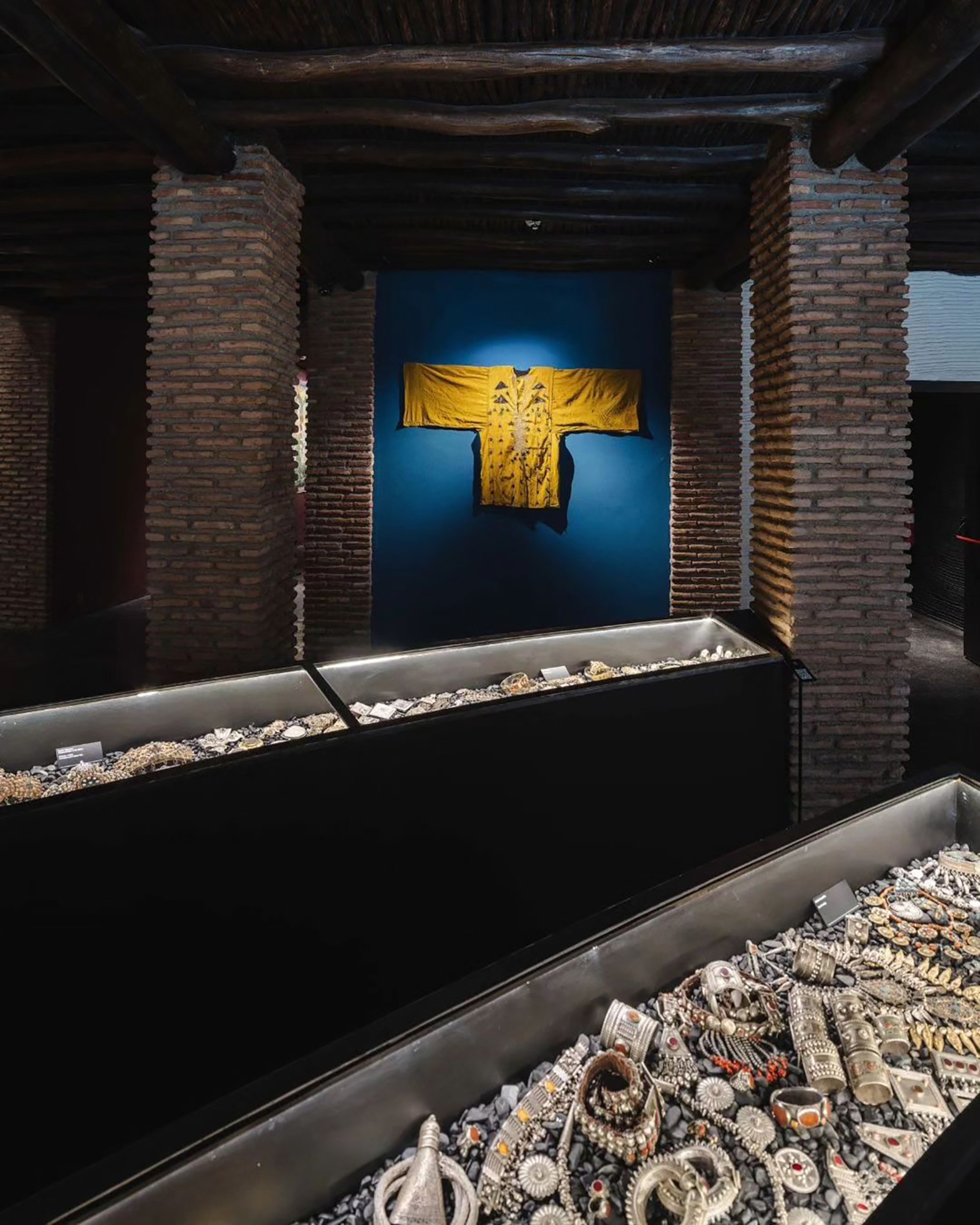 Two rows of jewelry are exhibited inside the Monde Arts Parure (MAP).
