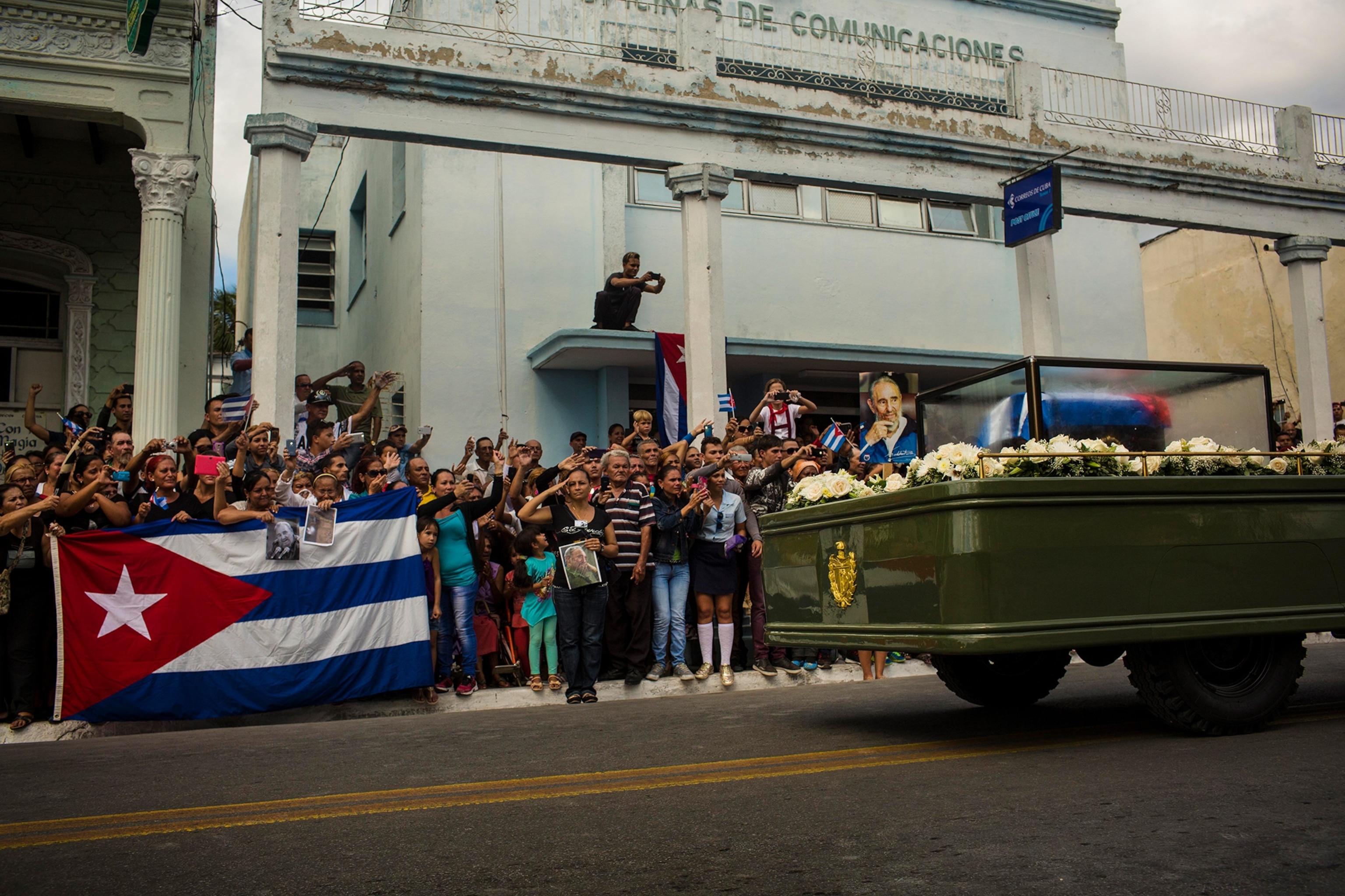 Fidel Castro mourners