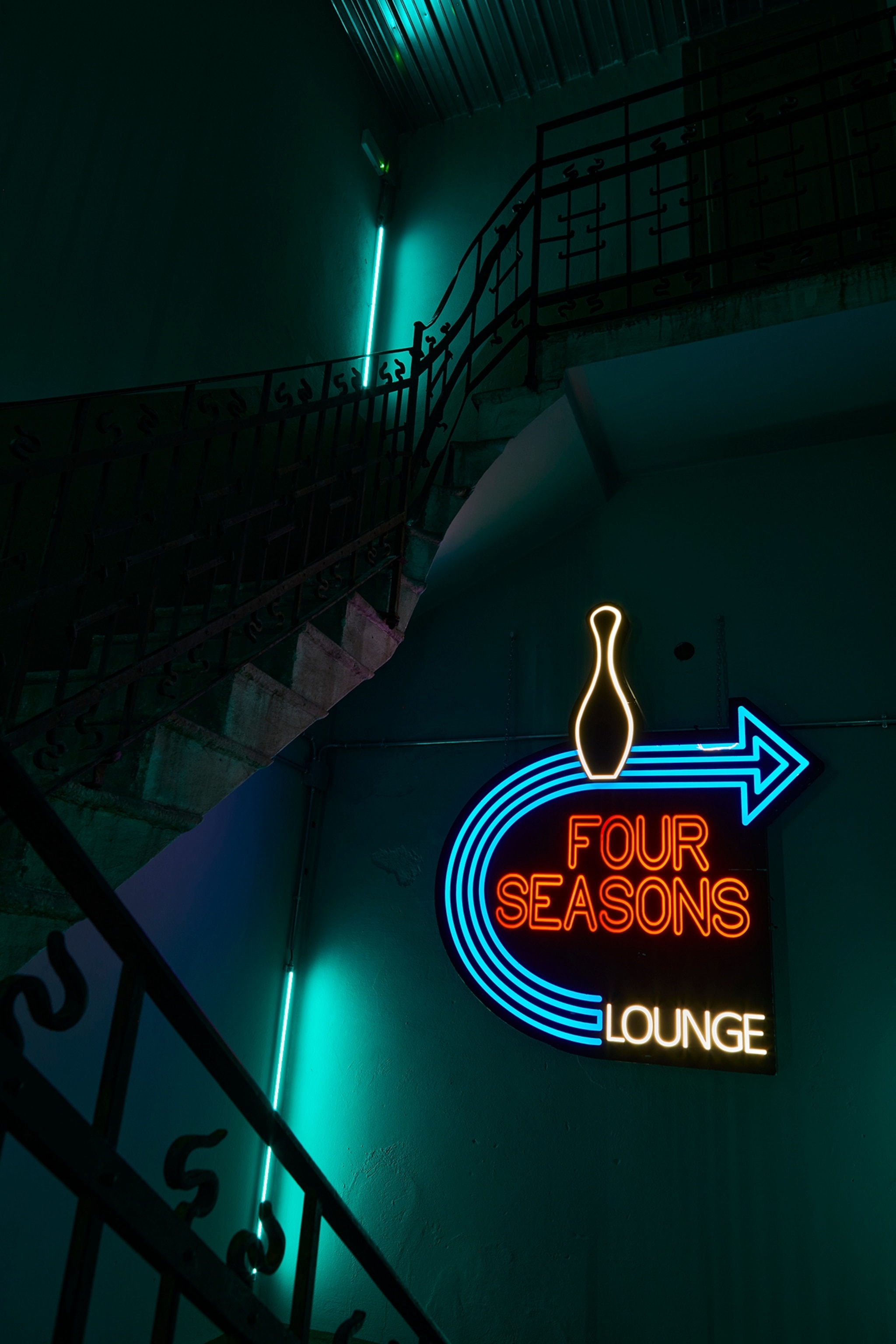 The staircase in Club Giovanile Milano, connecting the day bar with the evening bar.