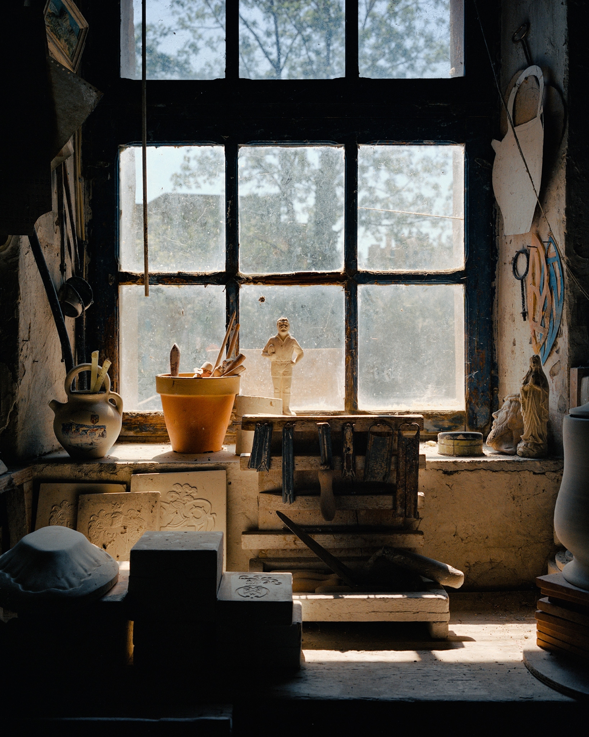 Interiors of the Louis Sicard Faïences workshop.