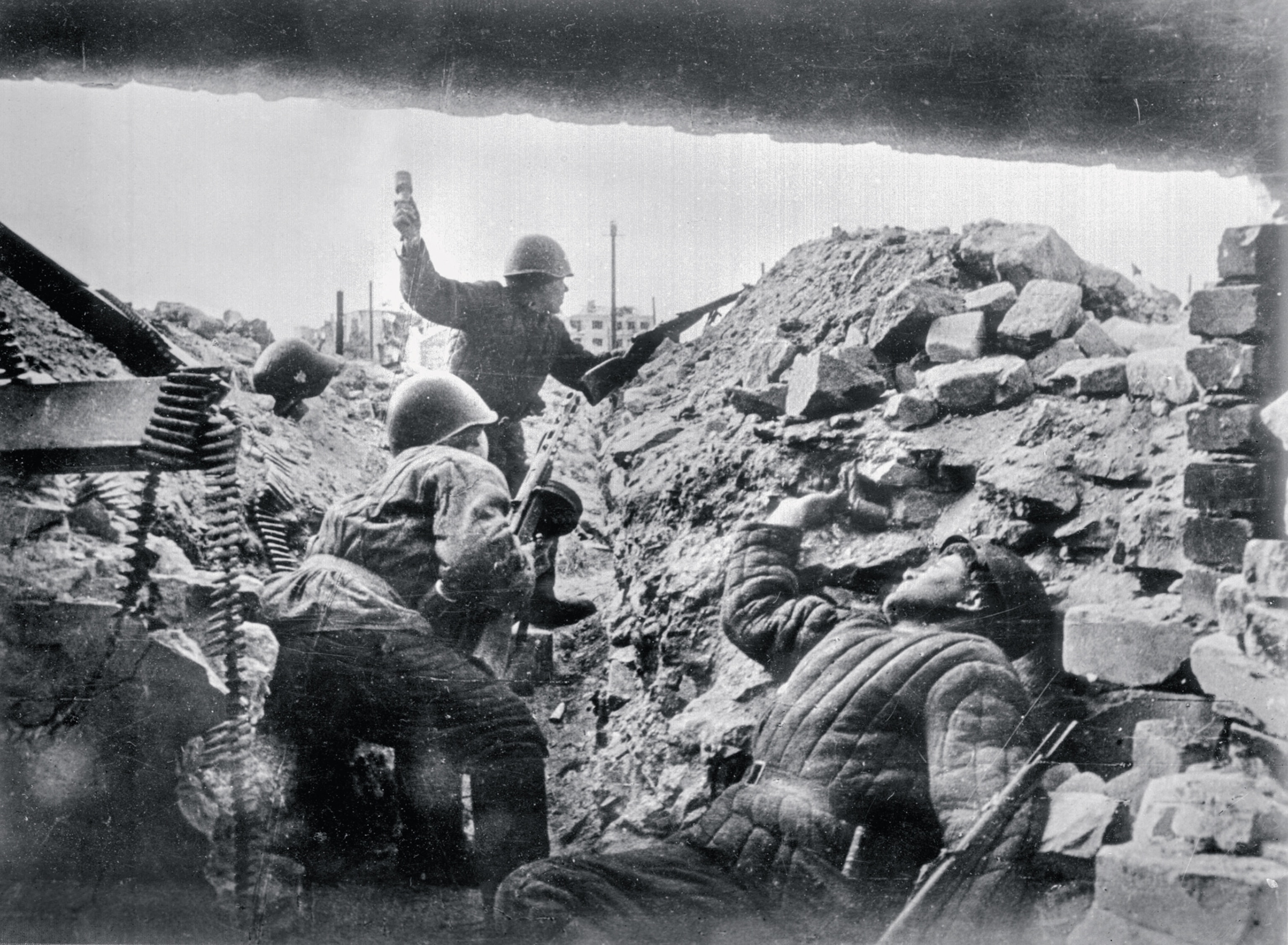 fallen soviet soldier in Stalingrad, WW2