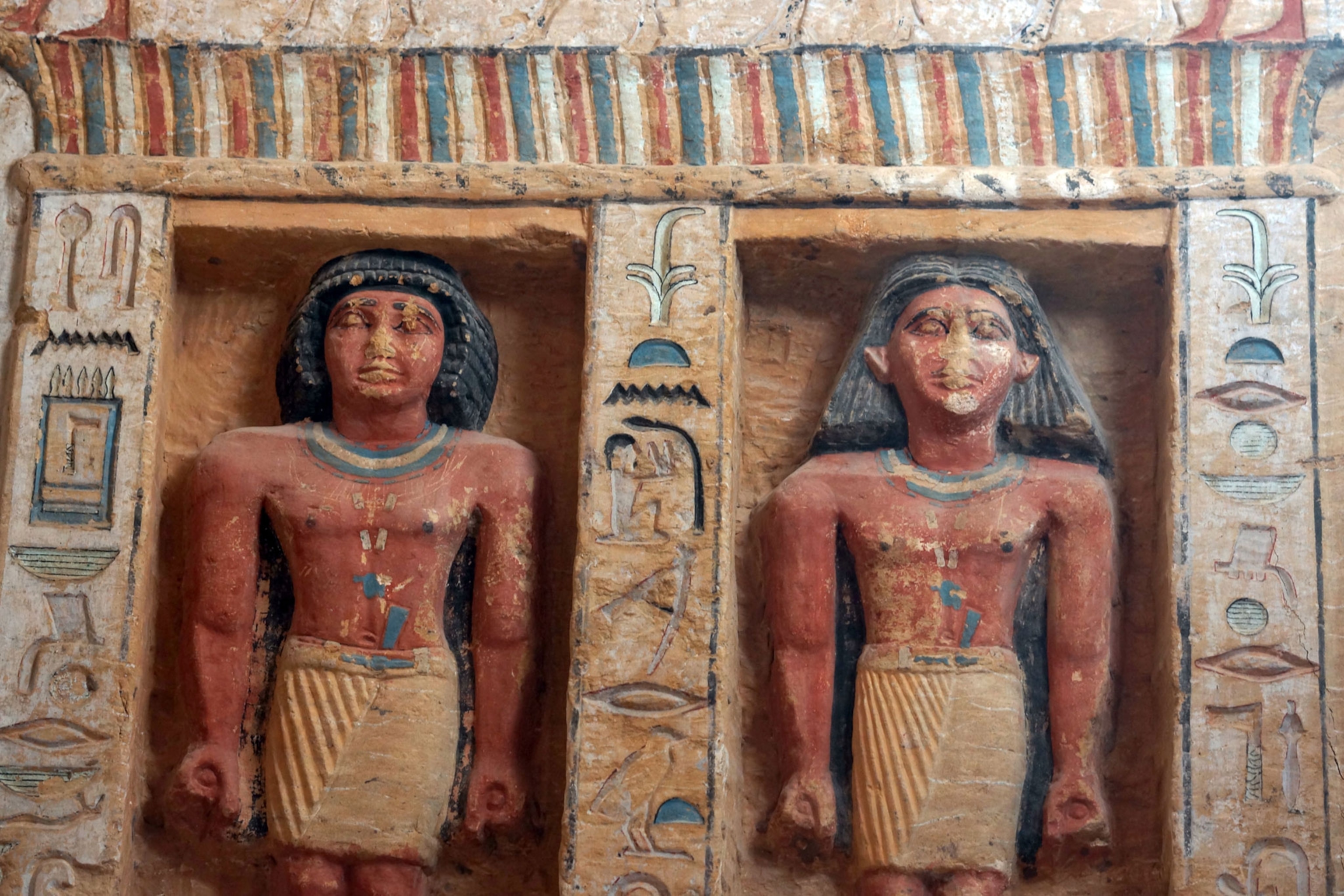 statues discovered in a tomb in Egypt