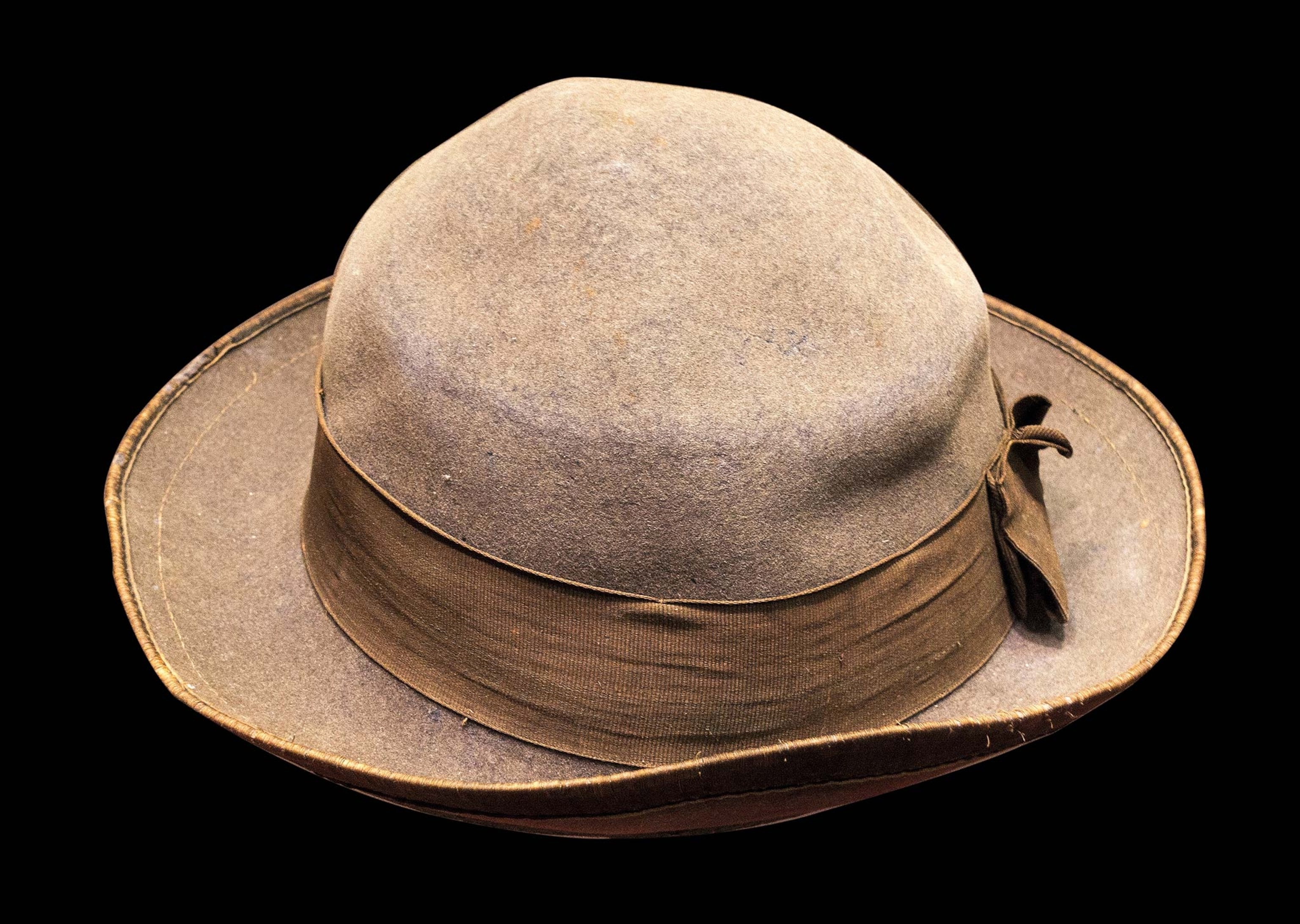 A brimmed hat of a Confederate infantryman