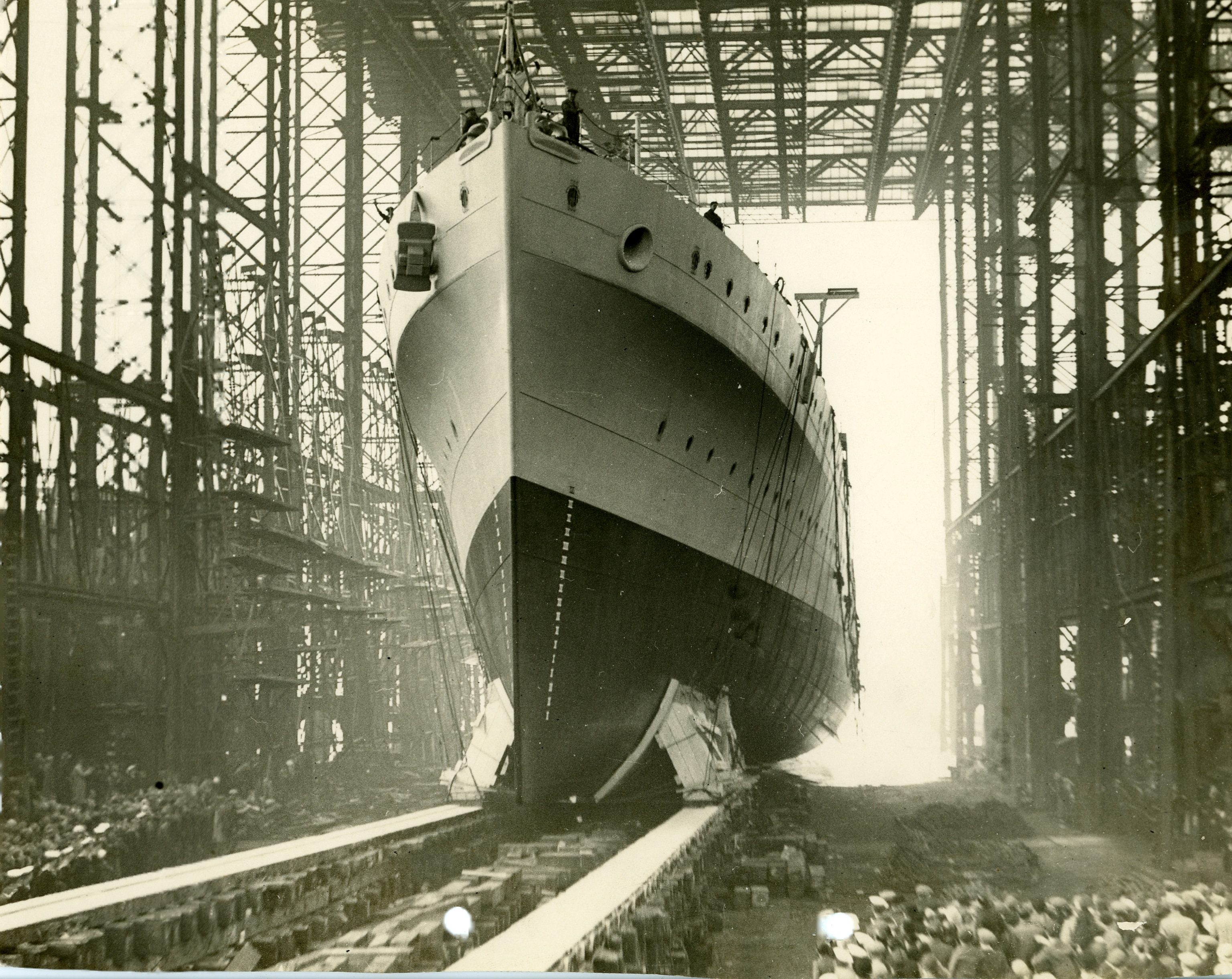 Archival image of the construction of HMAS Sydney beginning
