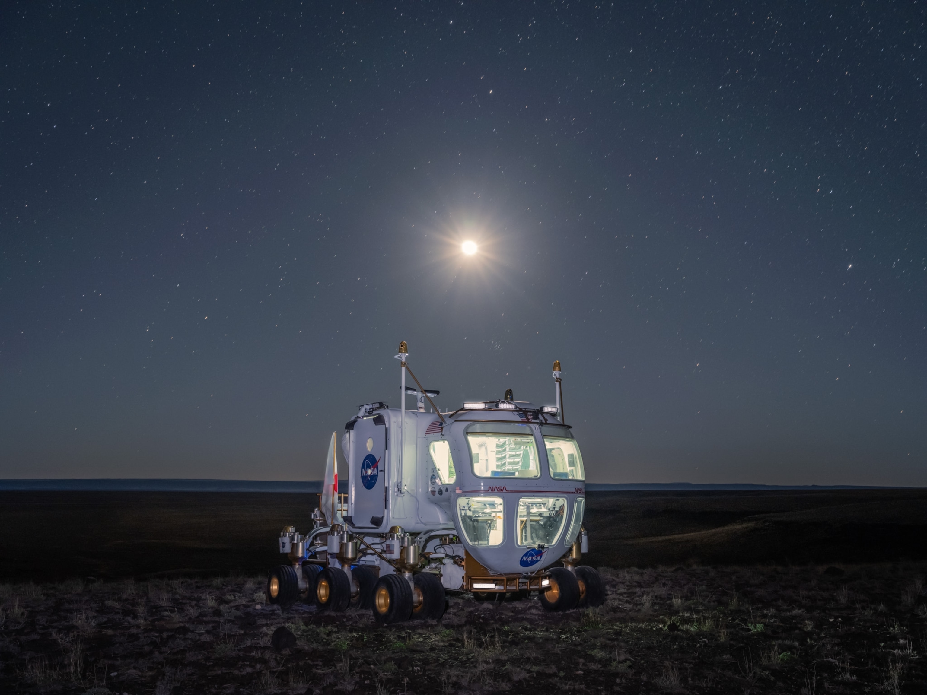 Pressurized rover photographed during the D-RATS practice operation north of Flagstaff Arizona